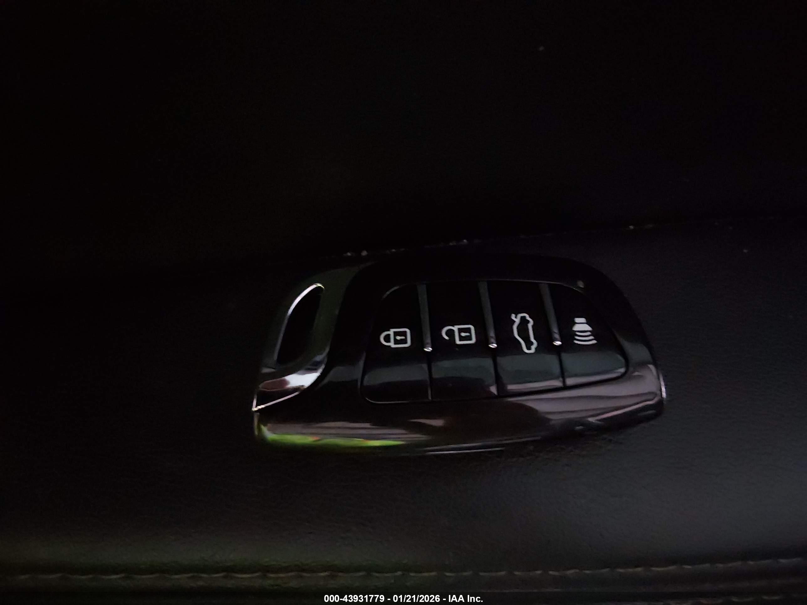GMC YUKON image 11