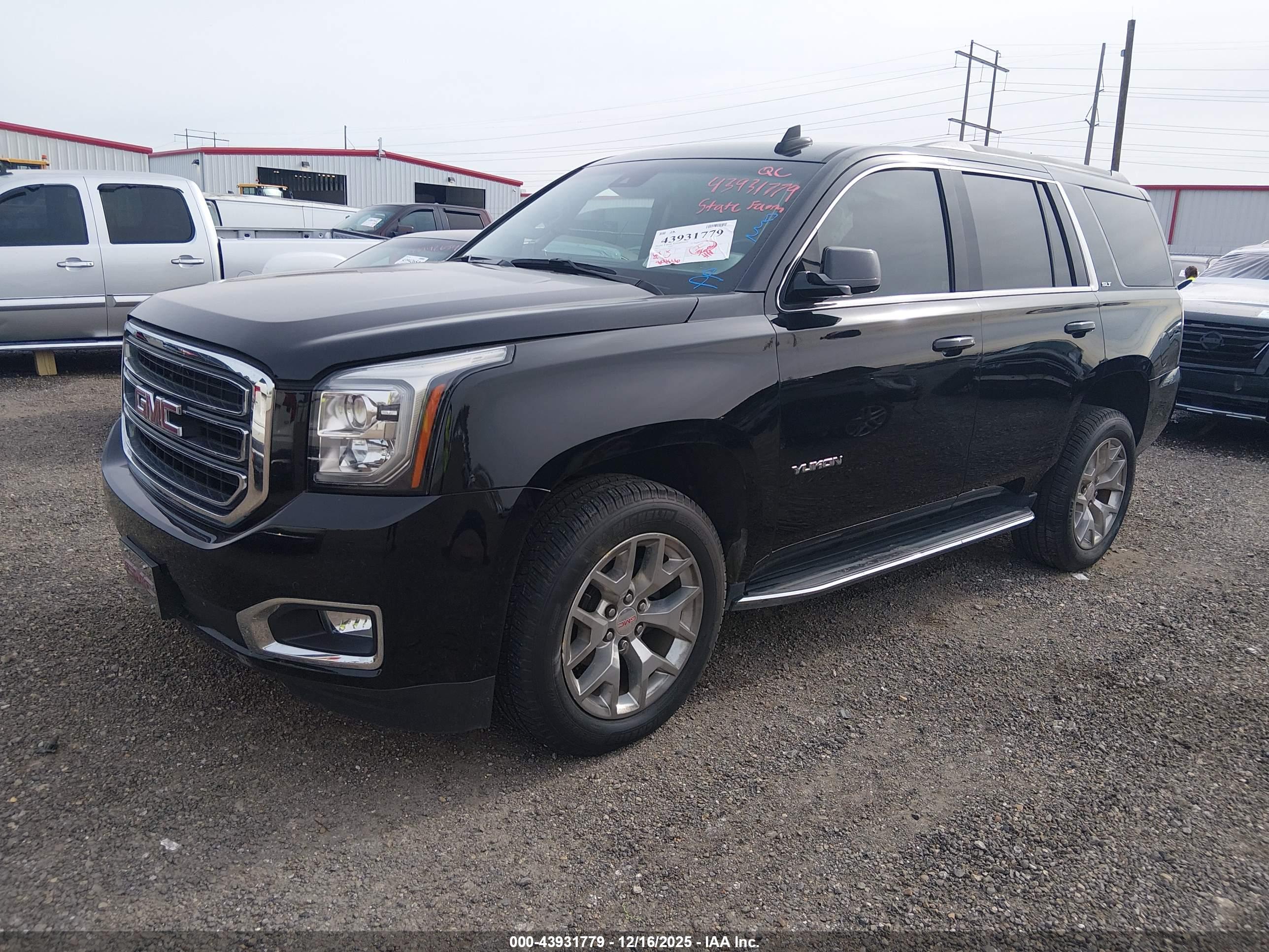 GMC YUKON image 2