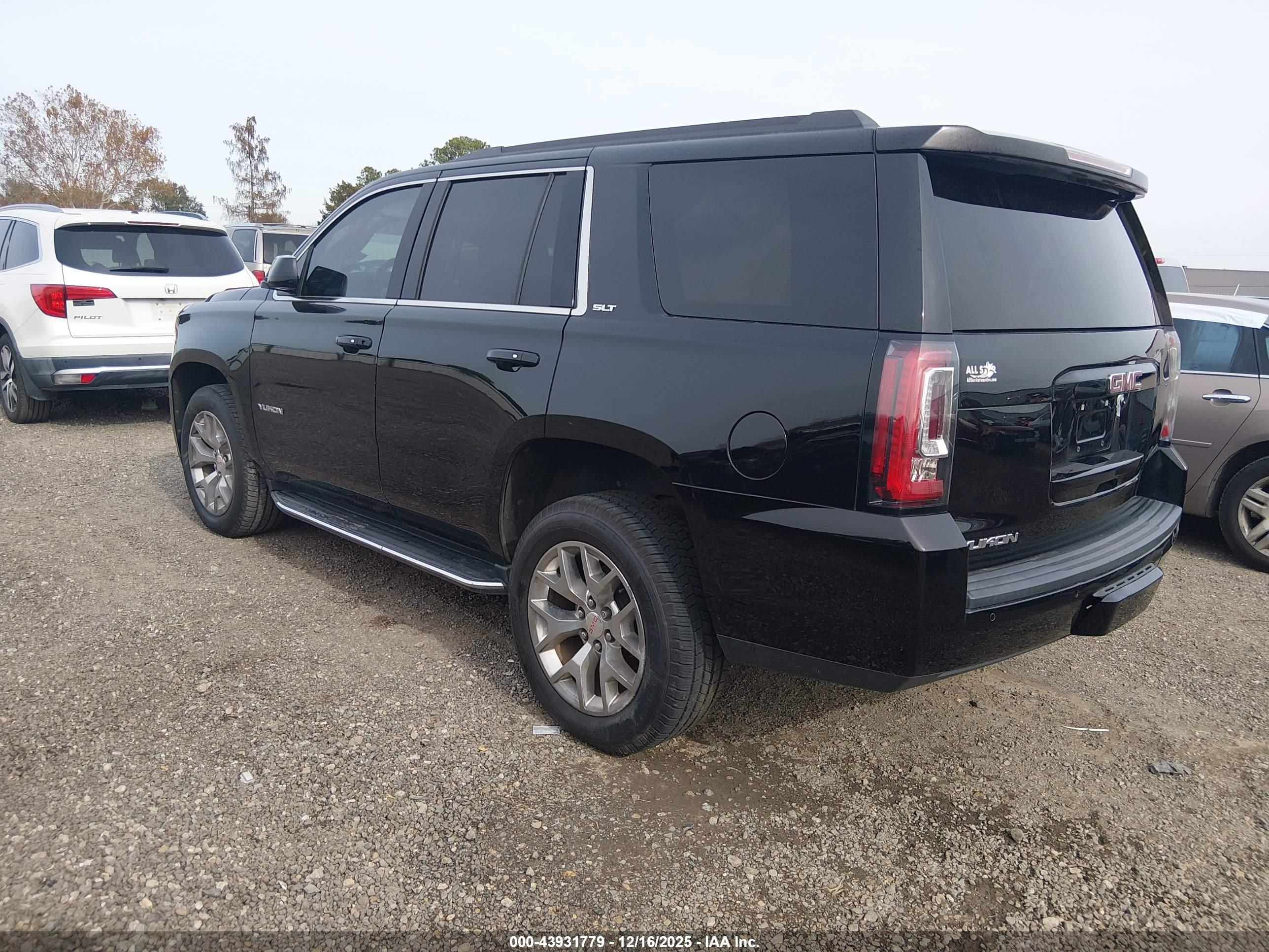 GMC YUKON image 3
