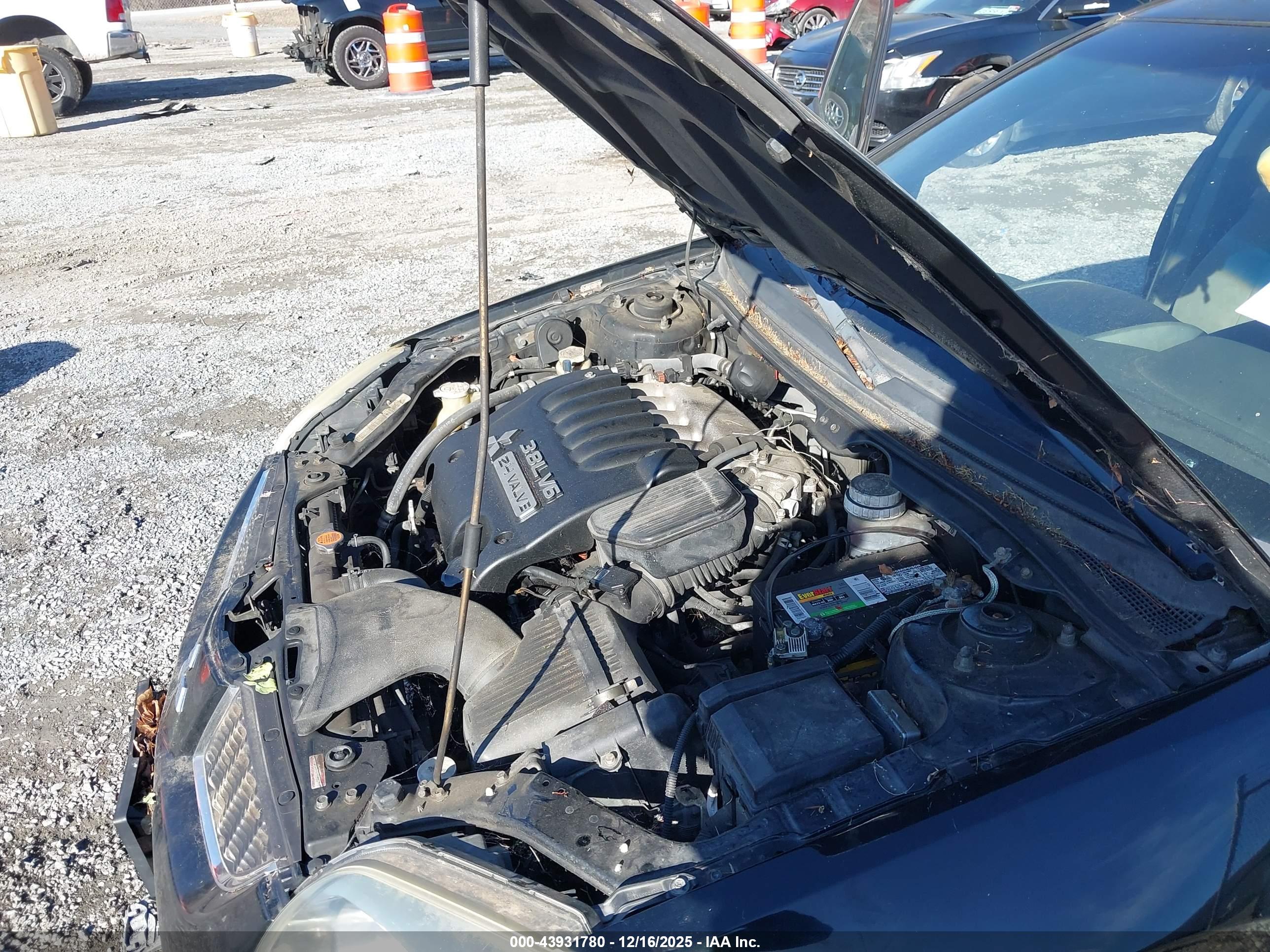 MITSUBISHI GALANT image 10