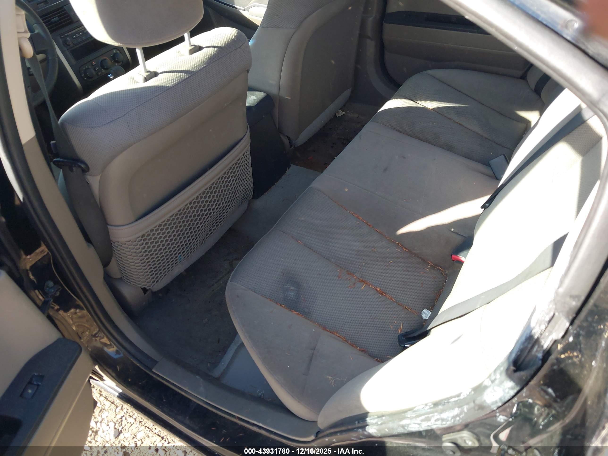 MITSUBISHI GALANT image 8