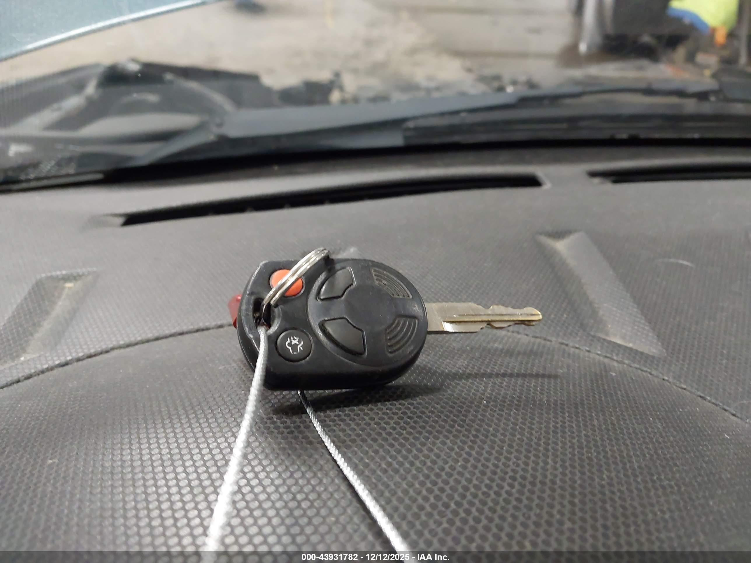 FORD ESCAPE image 11