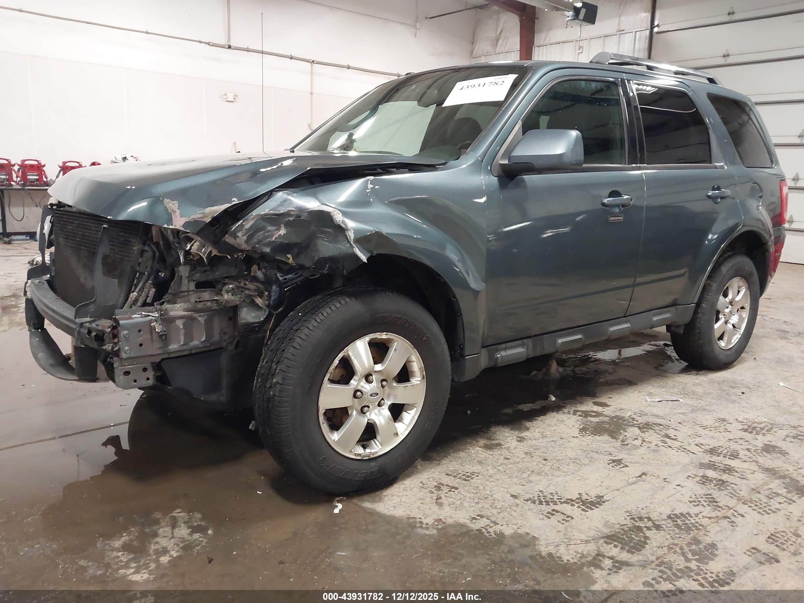 FORD ESCAPE image 2