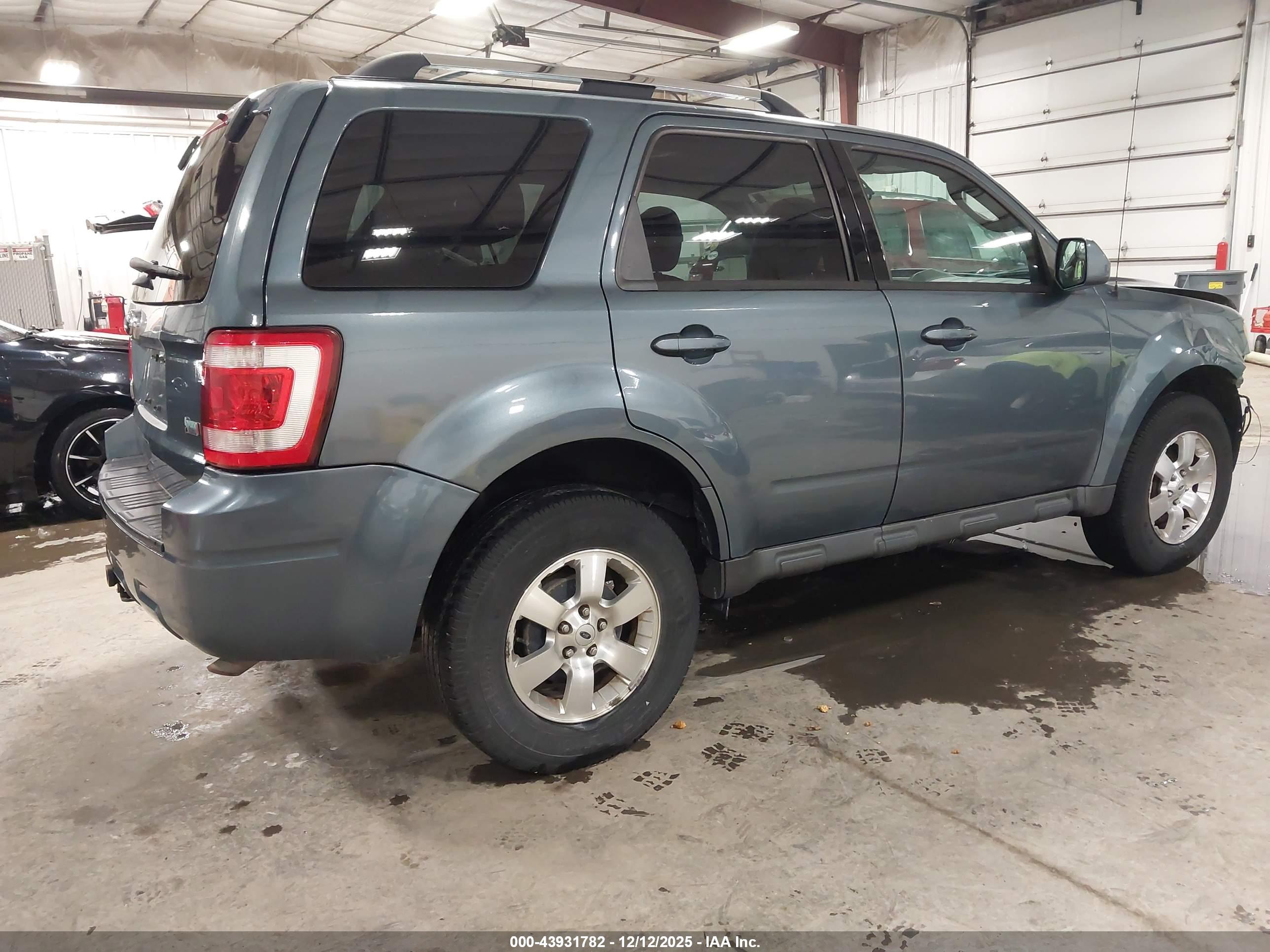 FORD ESCAPE image 4