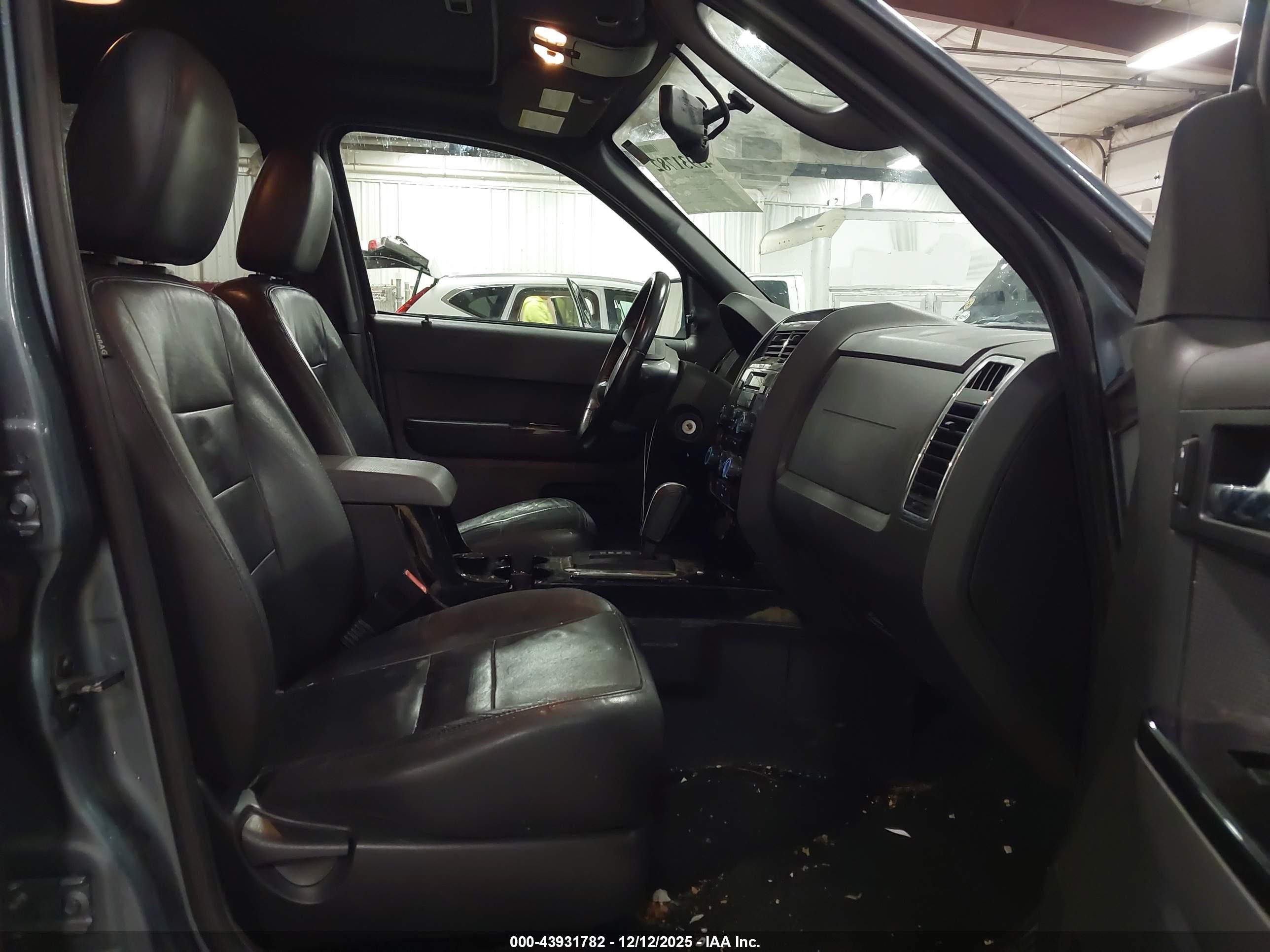 FORD ESCAPE image 5