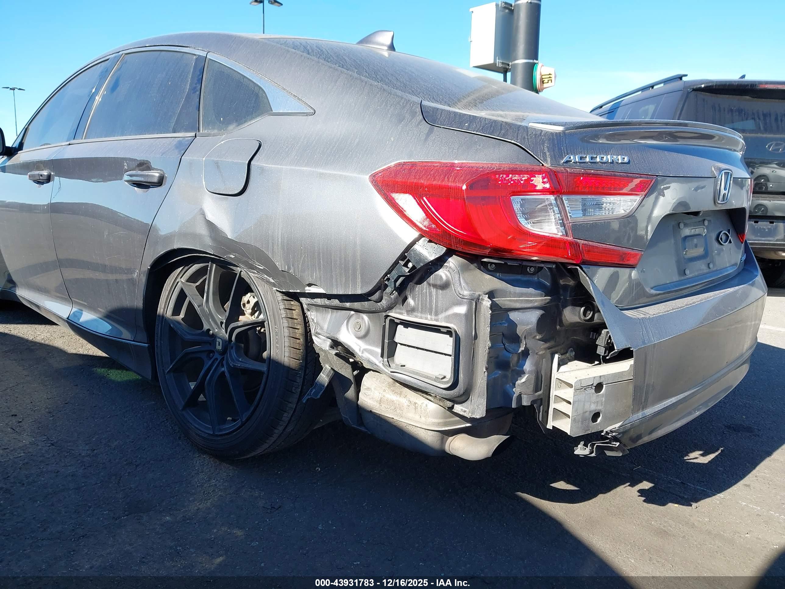 HONDA ACCORD image 6