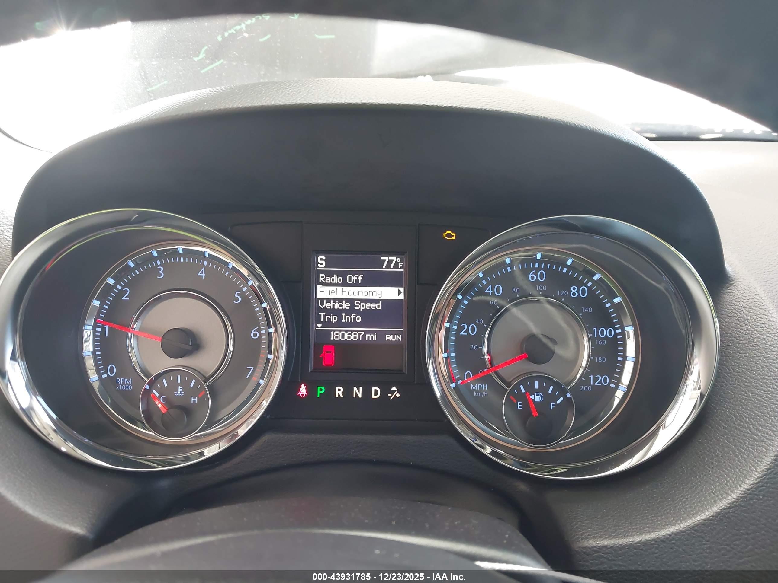 CHRYSLER TOWN image 7