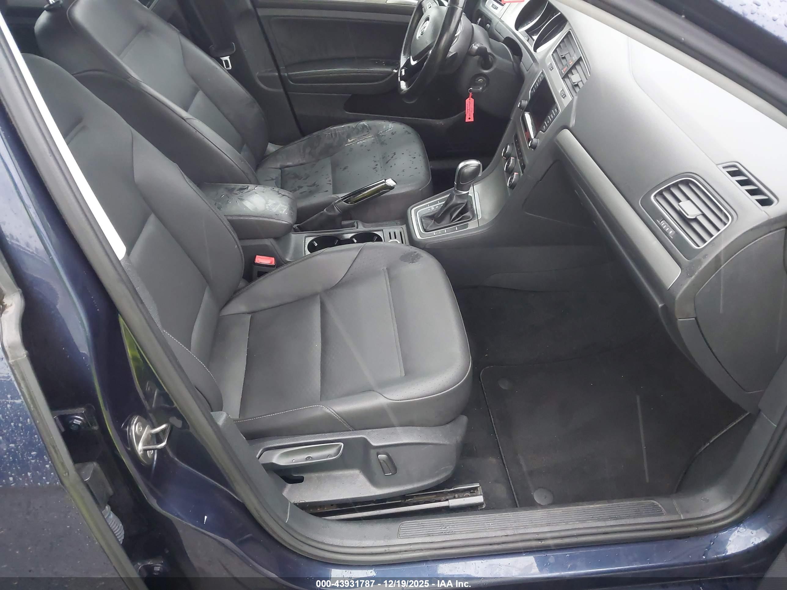 VOLKSWAGEN GOLF image 5
