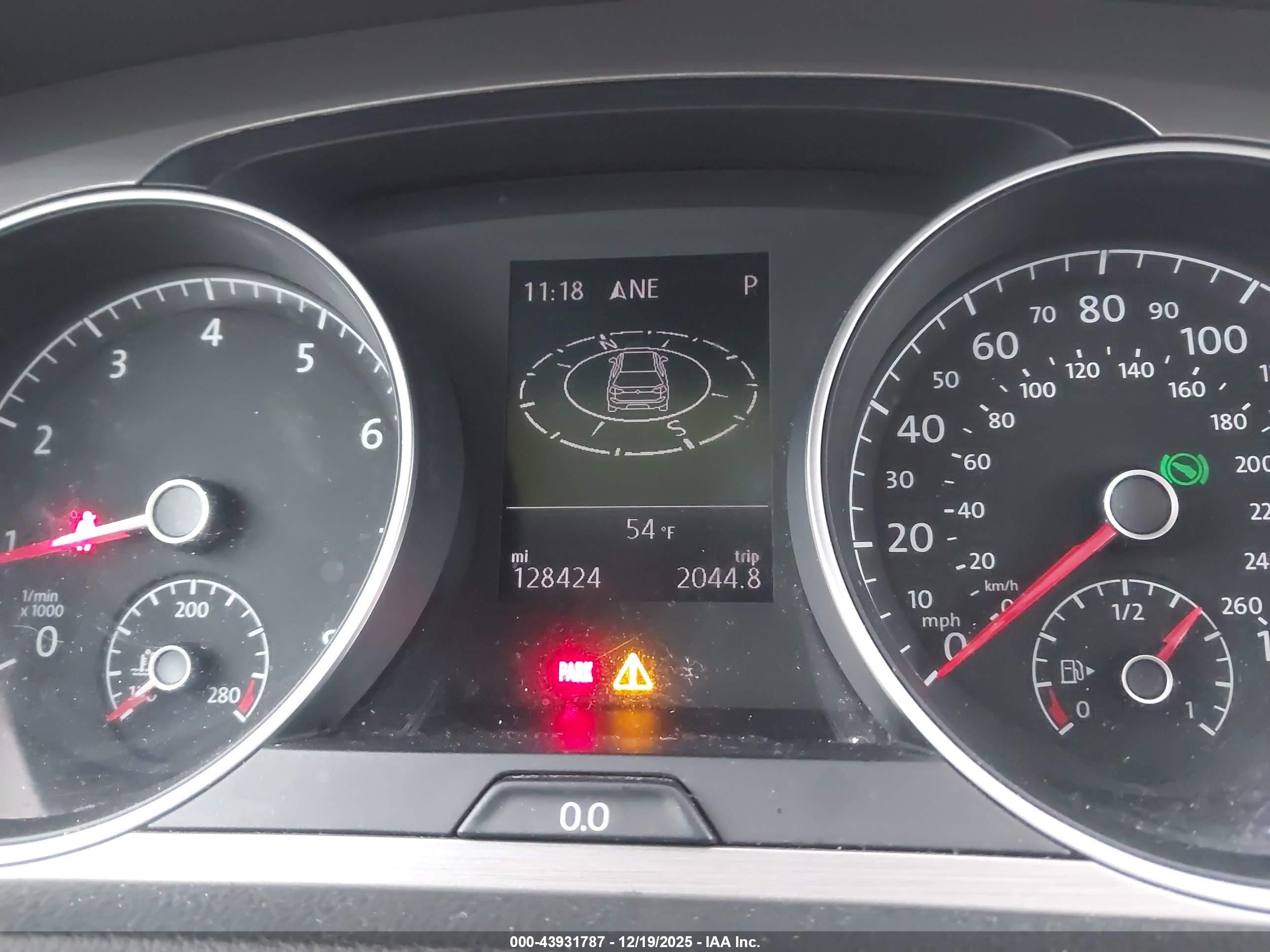 VOLKSWAGEN GOLF image 7