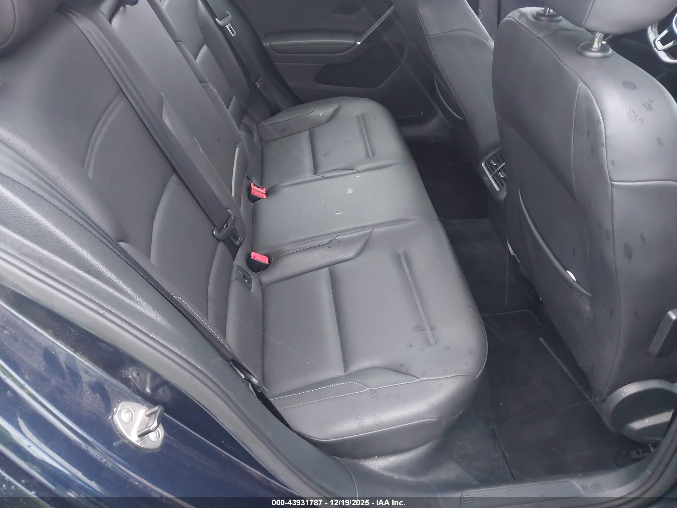 VOLKSWAGEN GOLF image 8
