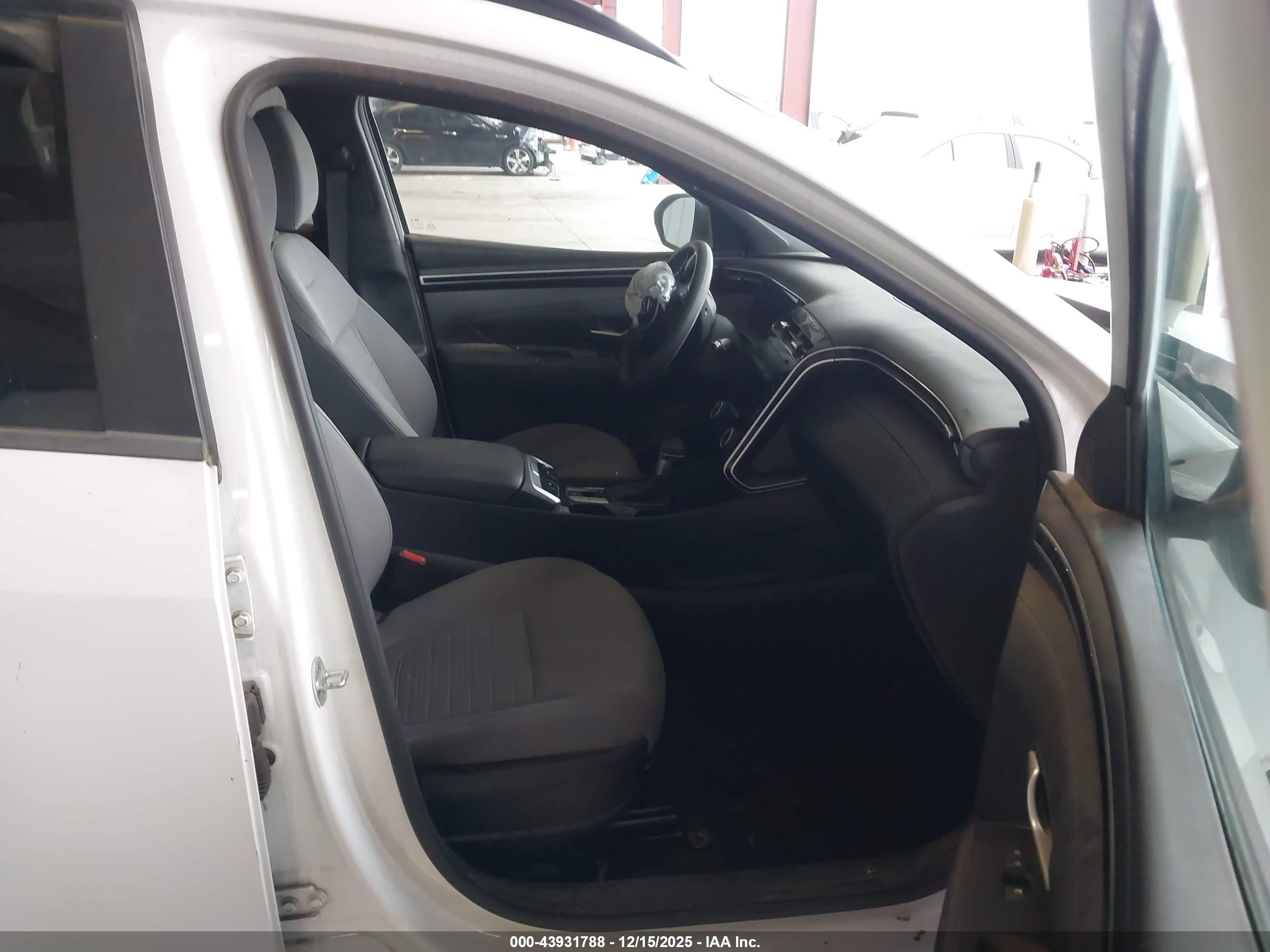 HYUNDAI SANTA image 5