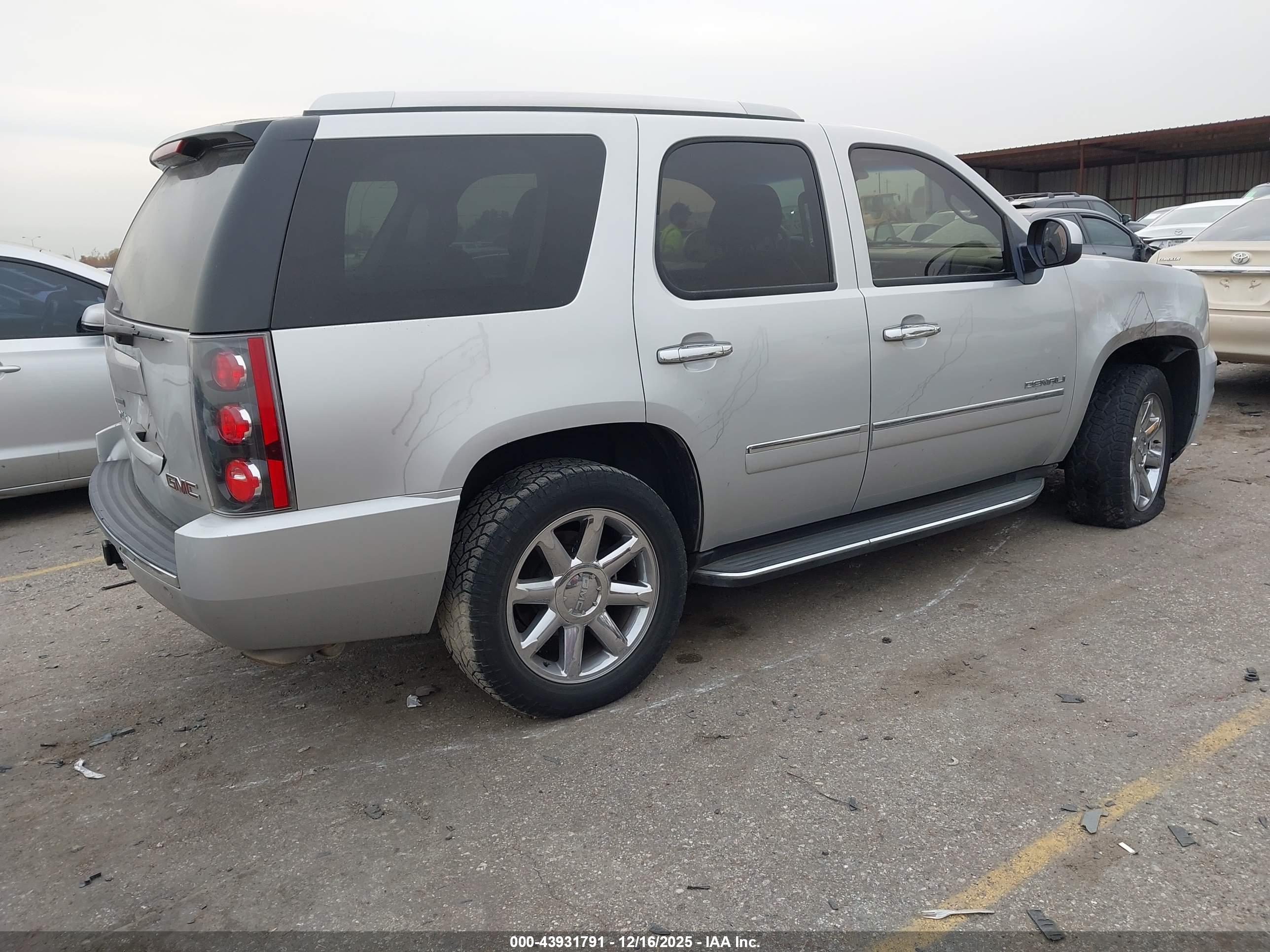 GMC YUKON image 4