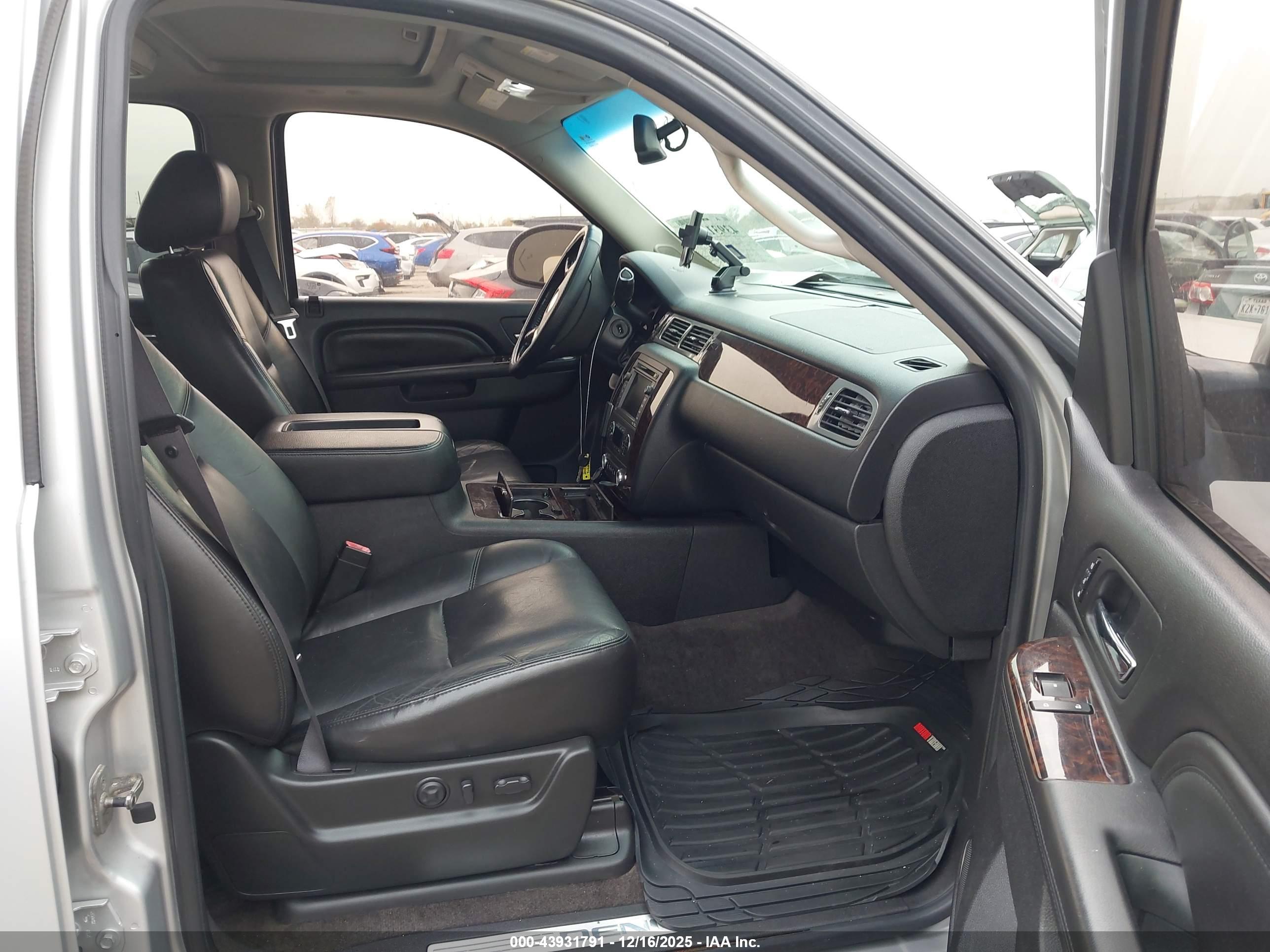 GMC YUKON image 5
