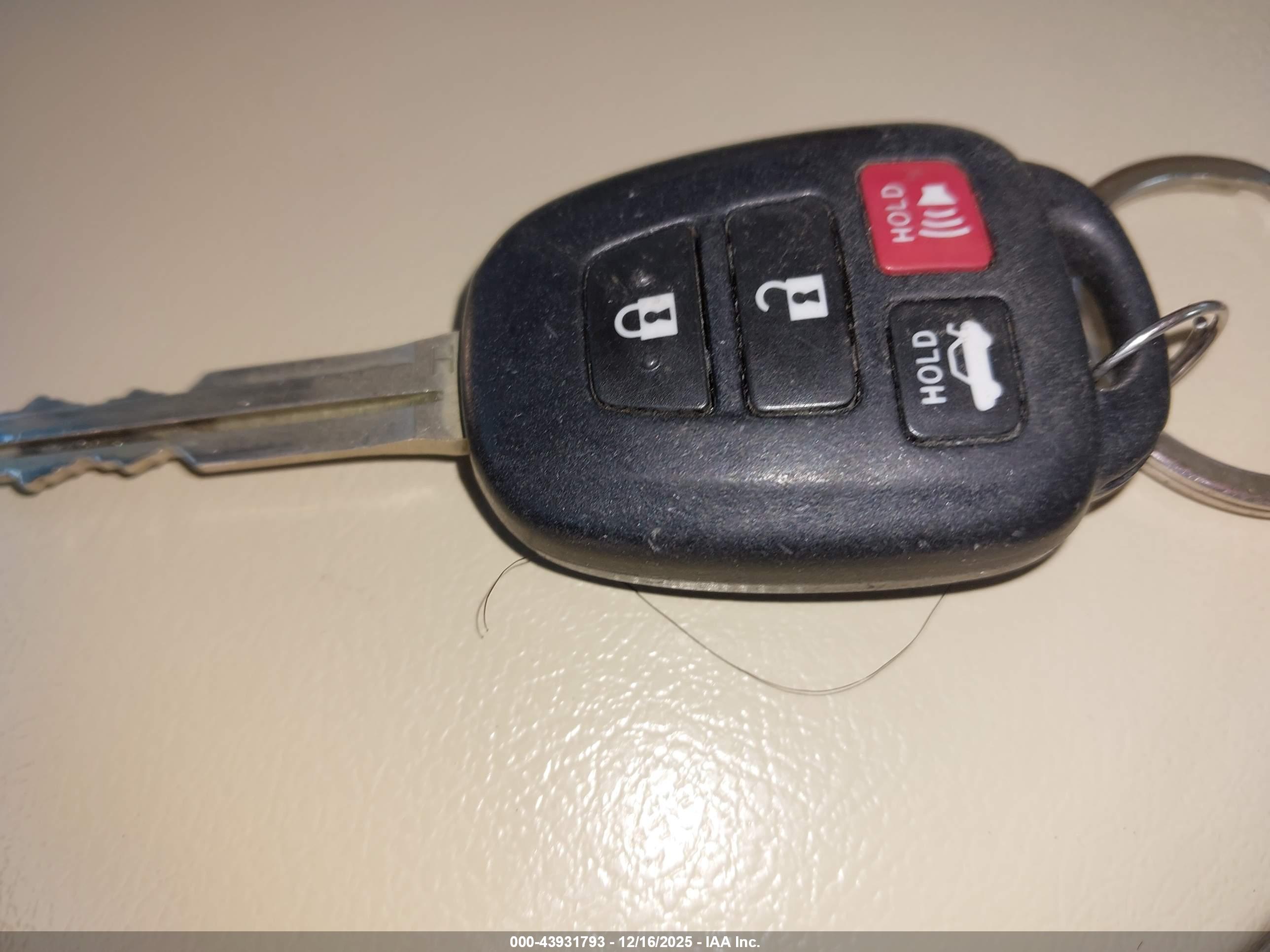 TOYOTA CAMRY image 11