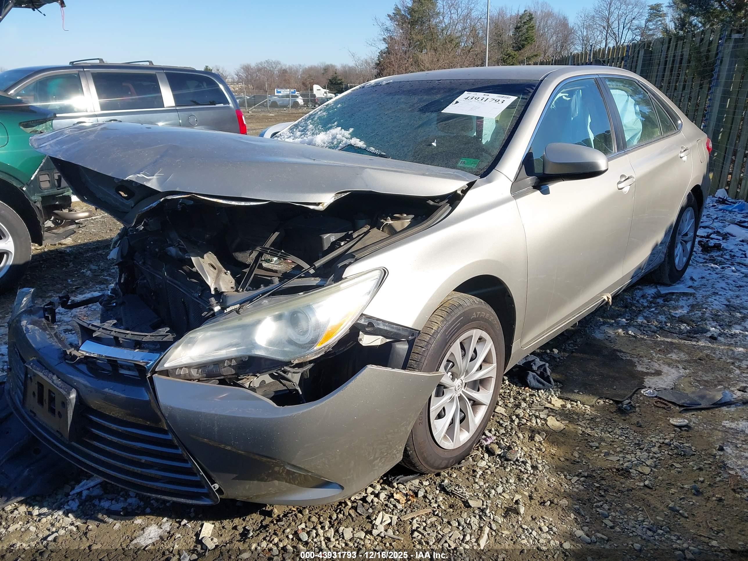 TOYOTA CAMRY image 2