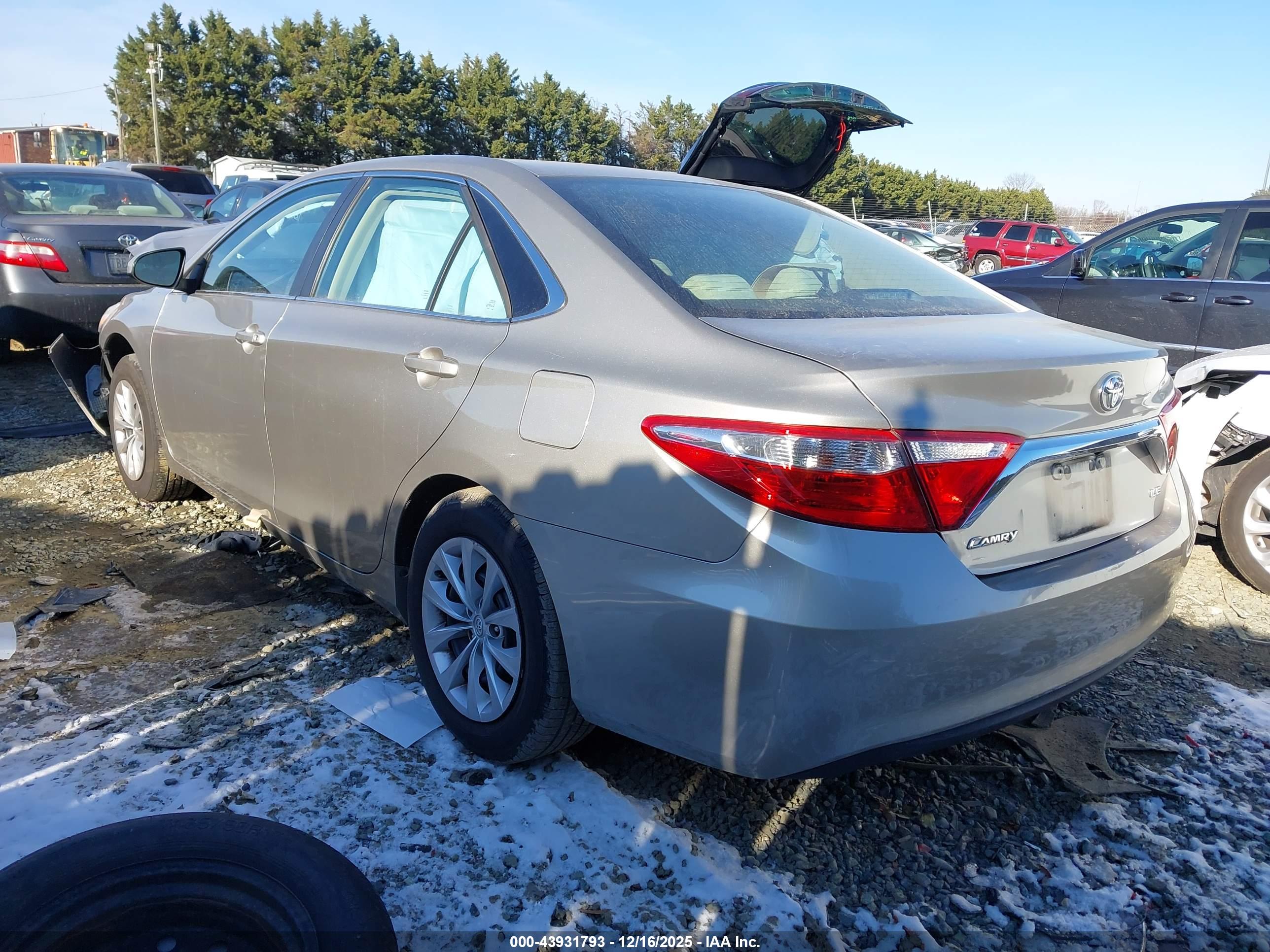 TOYOTA CAMRY image 3