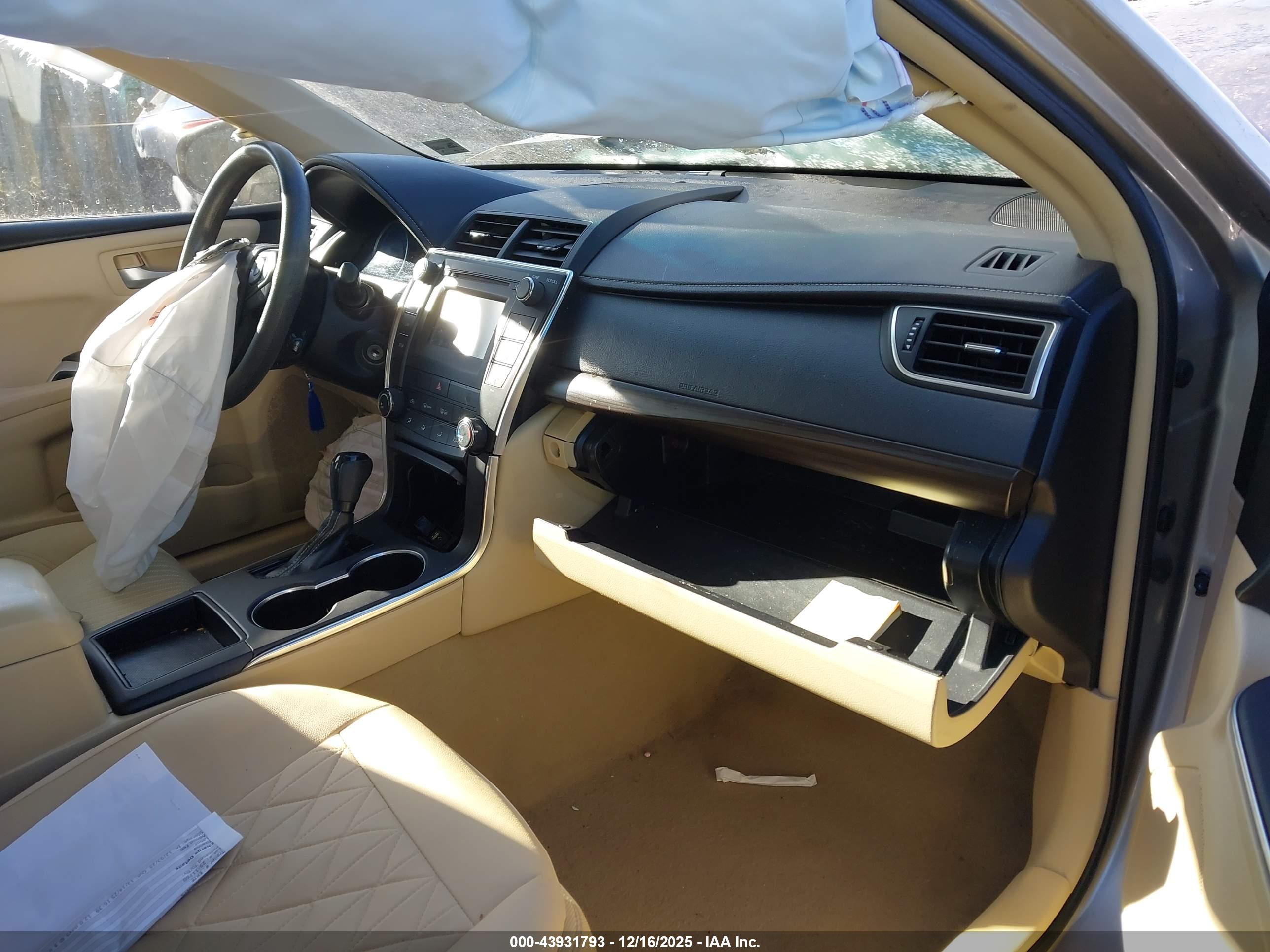 TOYOTA CAMRY image 5