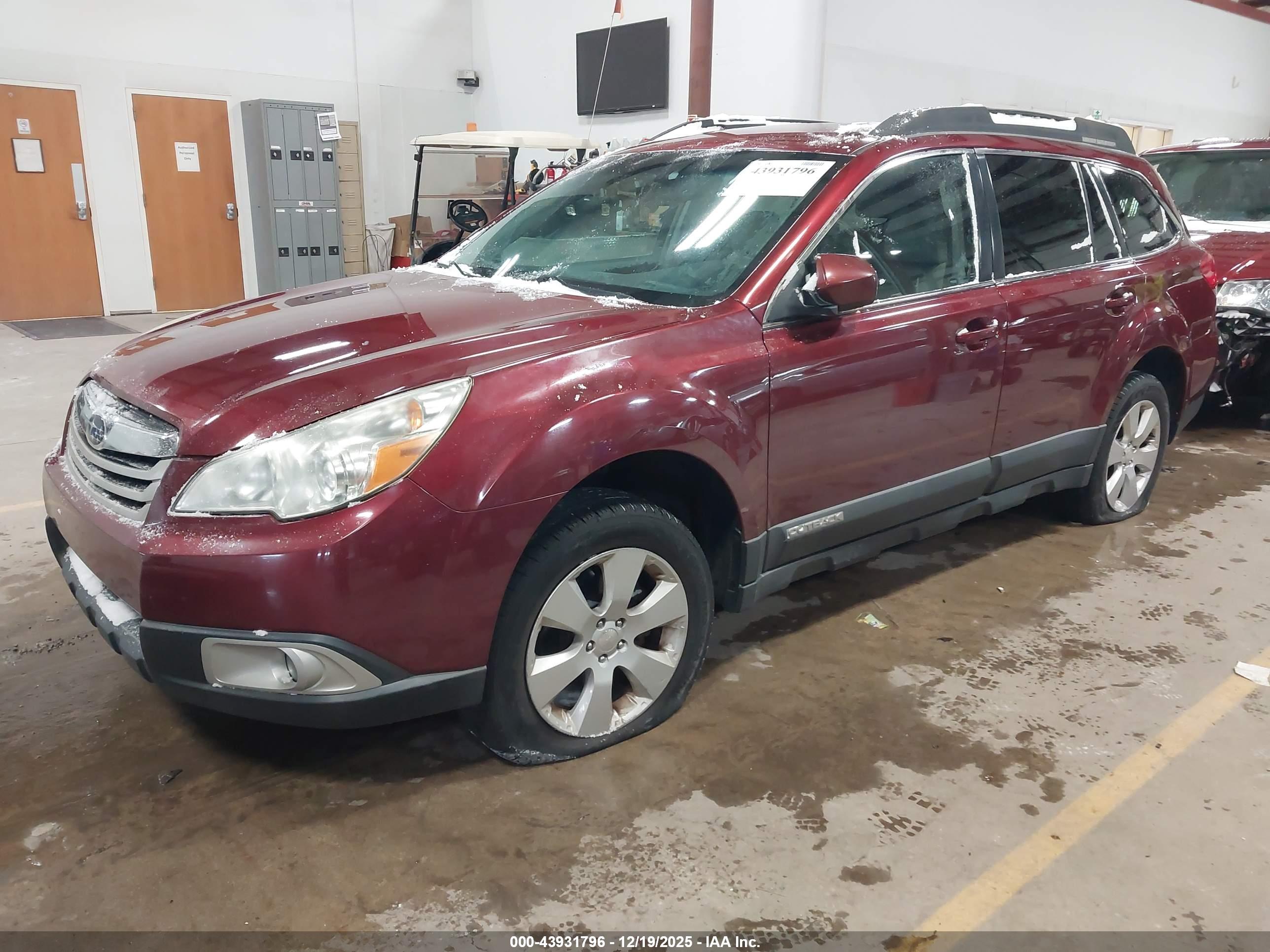 SUBARU OUTBACK image 2
