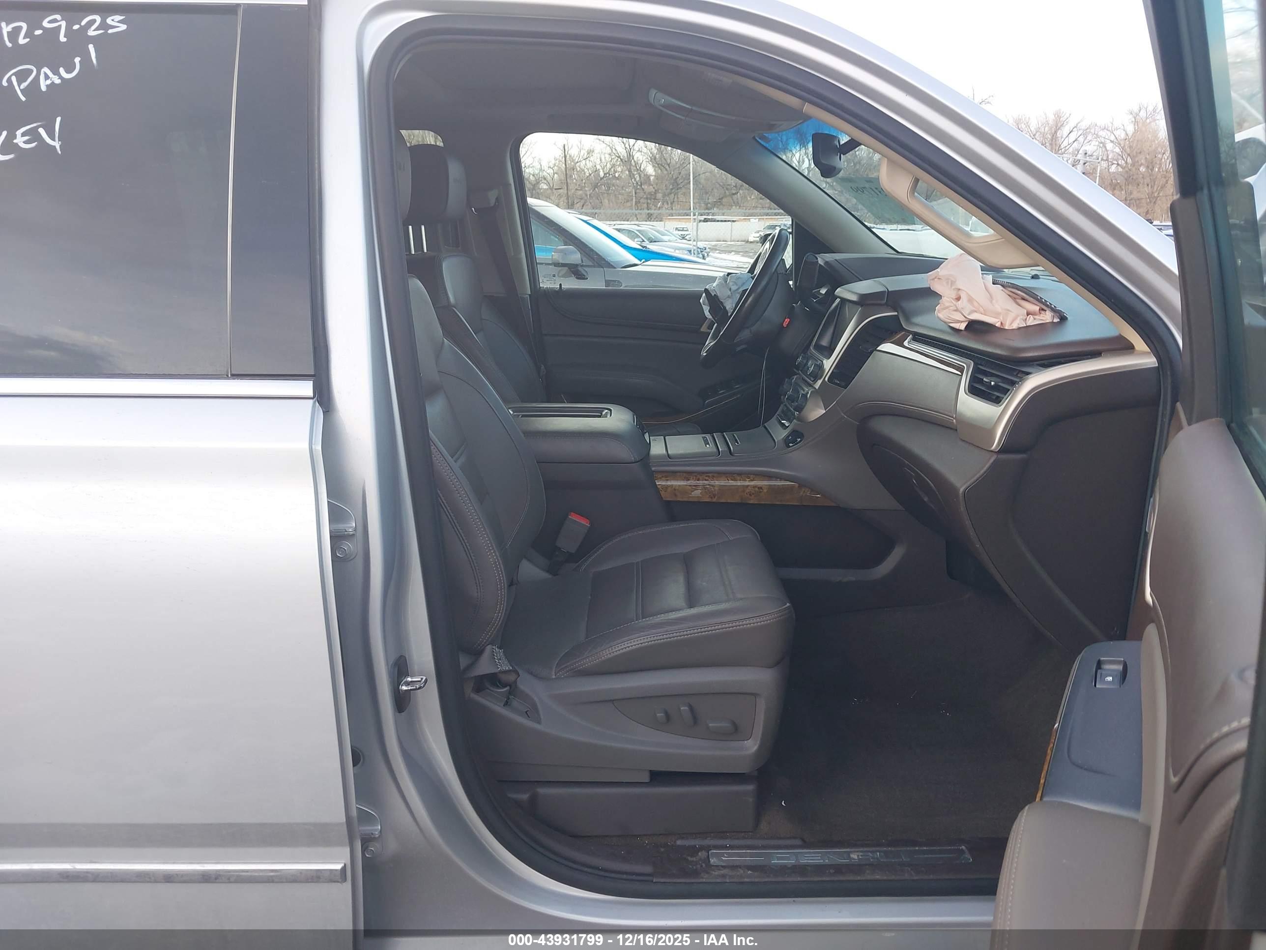 GMC YUKON image 5