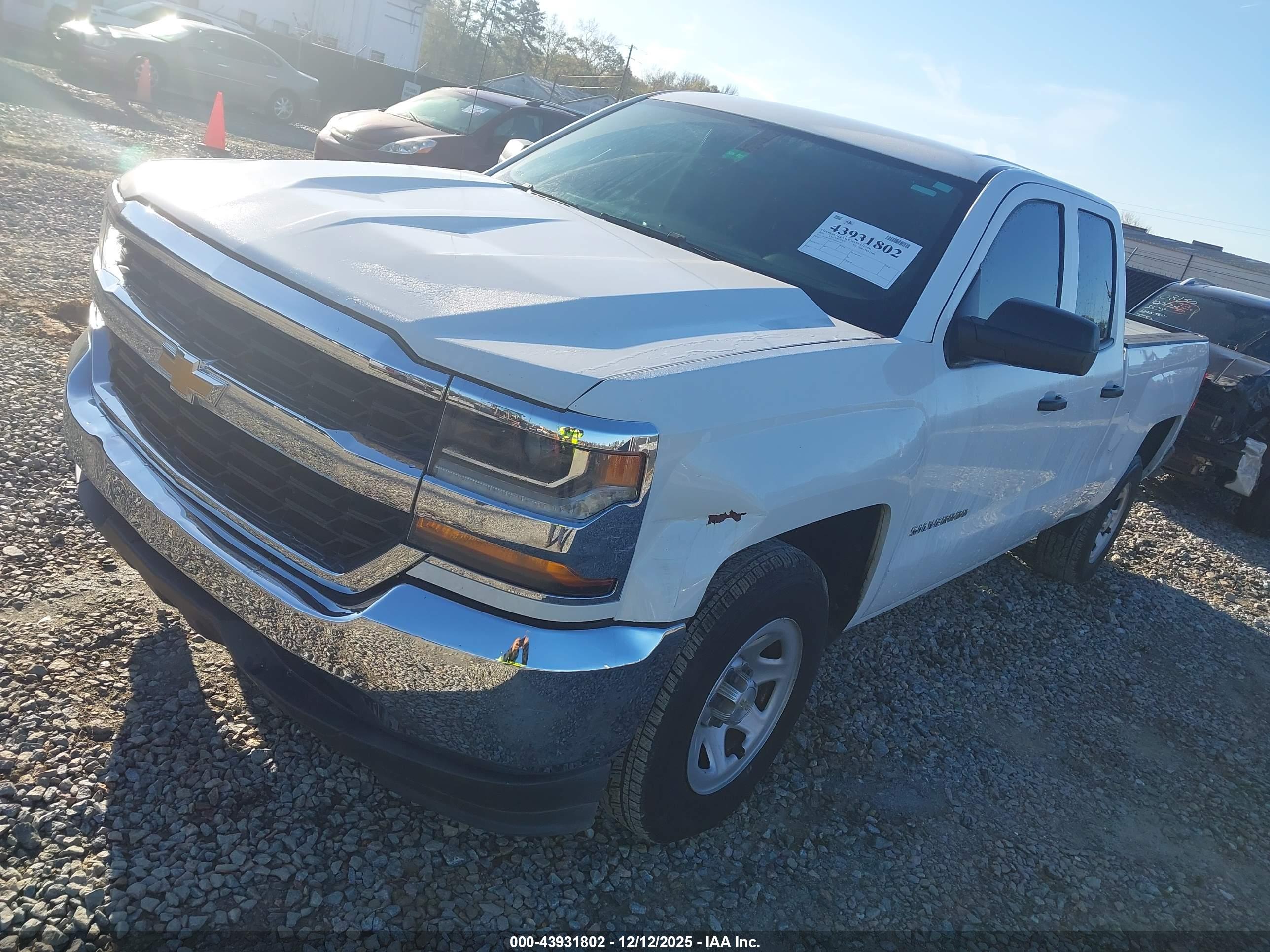 CHEVROLET SILVERADO image 2