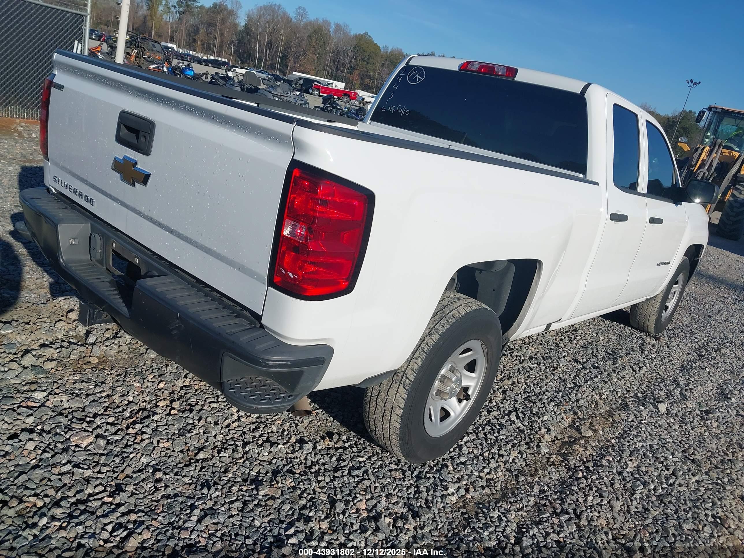 CHEVROLET SILVERADO image 4