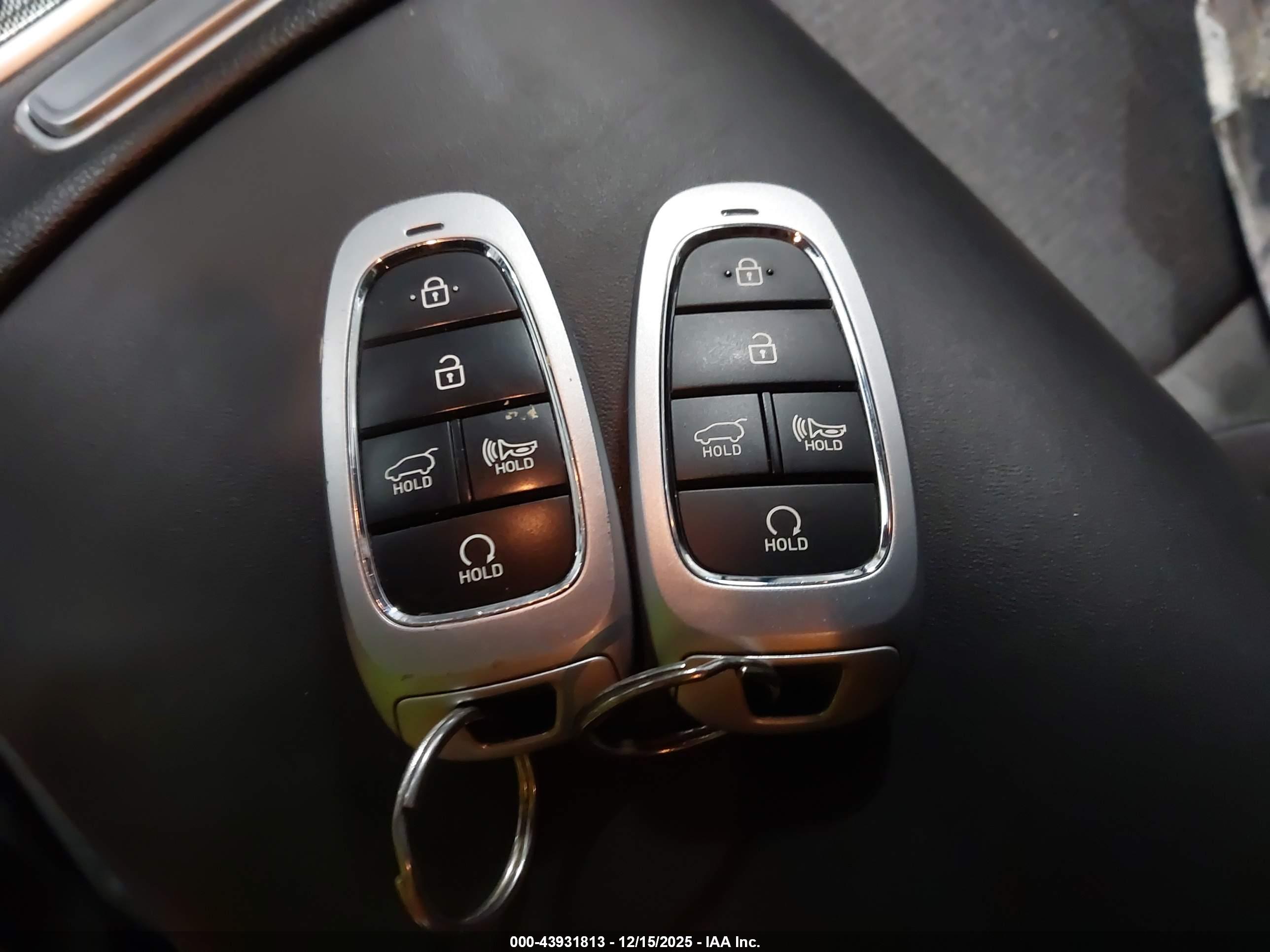 HYUNDAI SANTA image 11