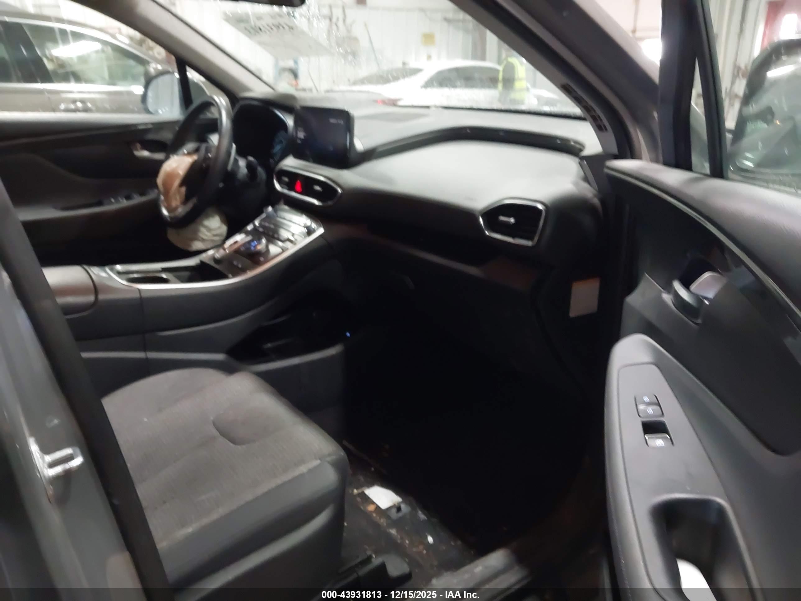 HYUNDAI SANTA image 5