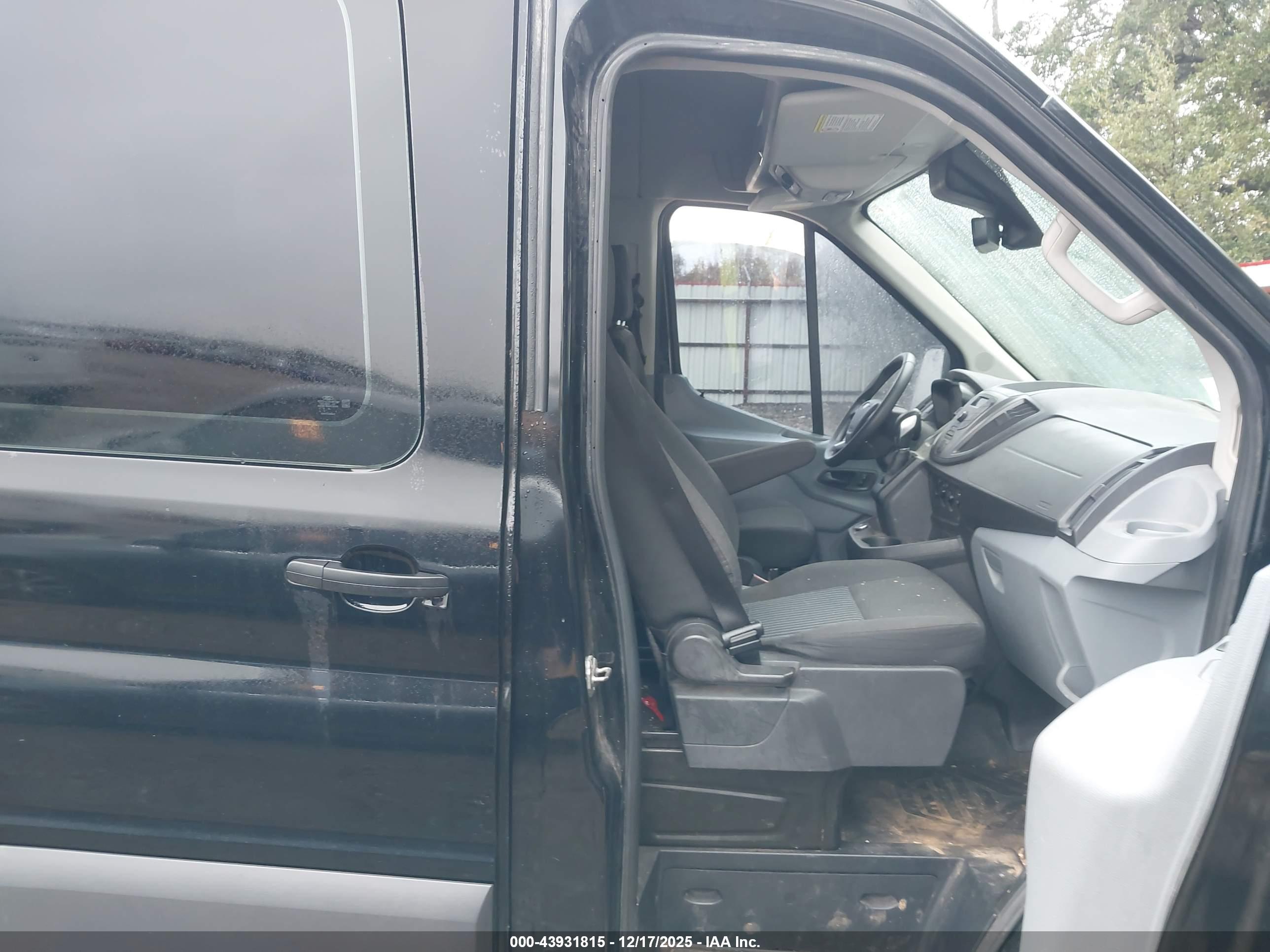FORD TRANSIT-350 image 5