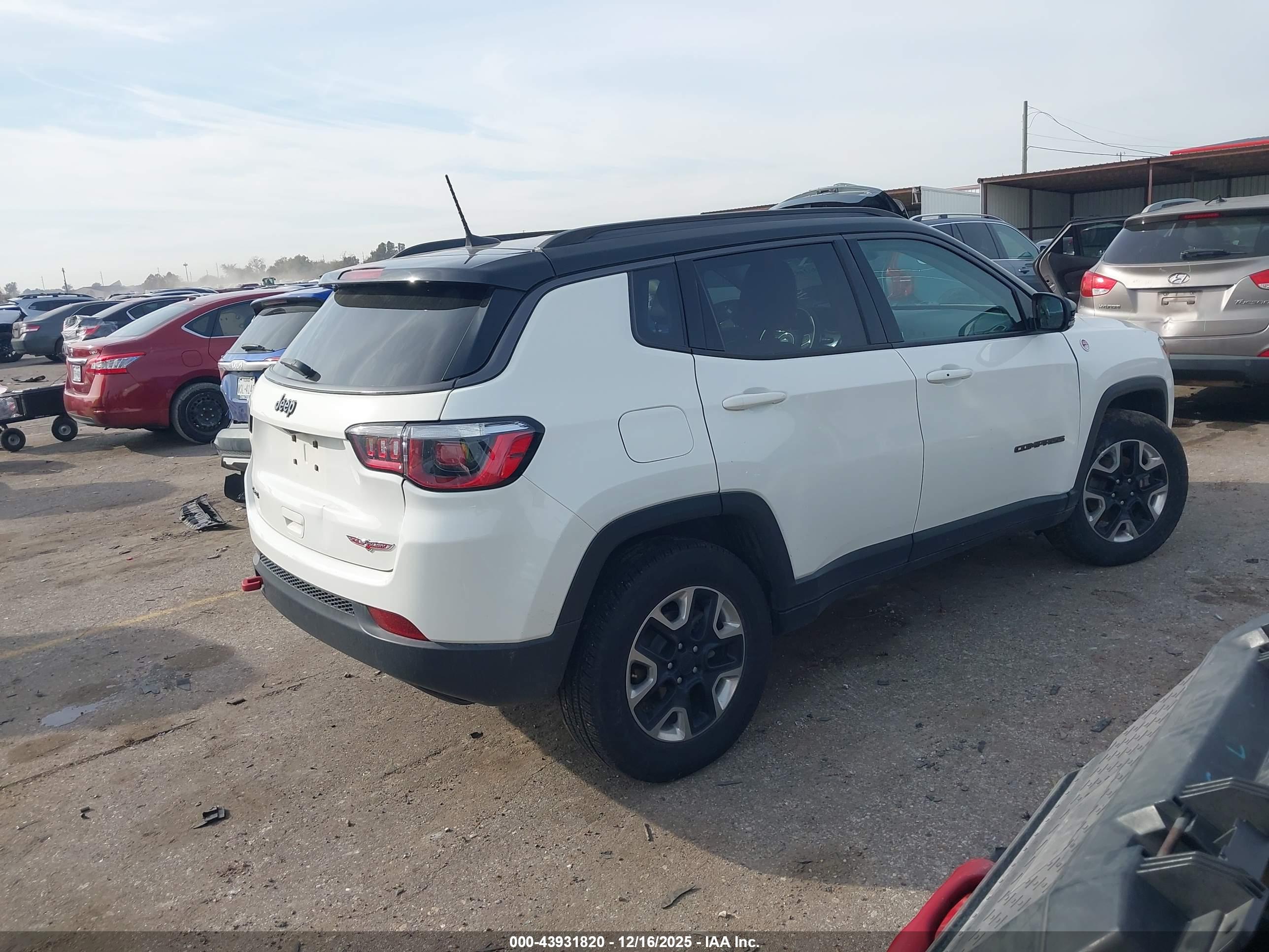 JEEP COMPASS image 4