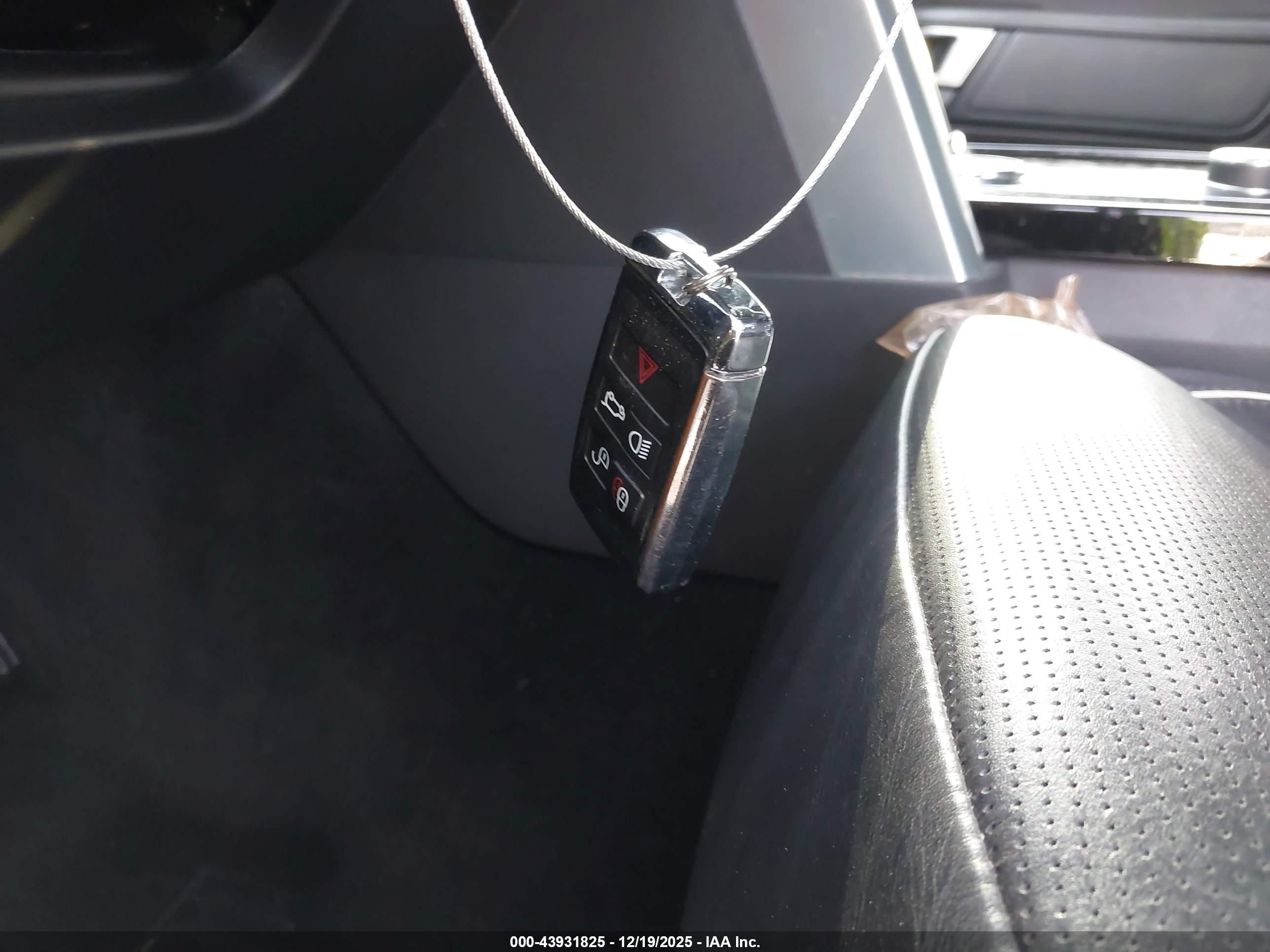 LAND ROVER image 11