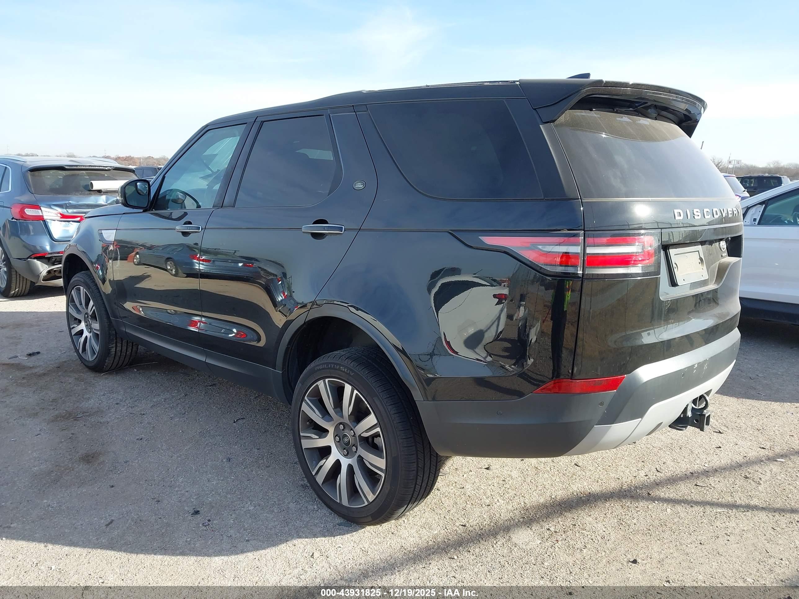 LAND ROVER image 3