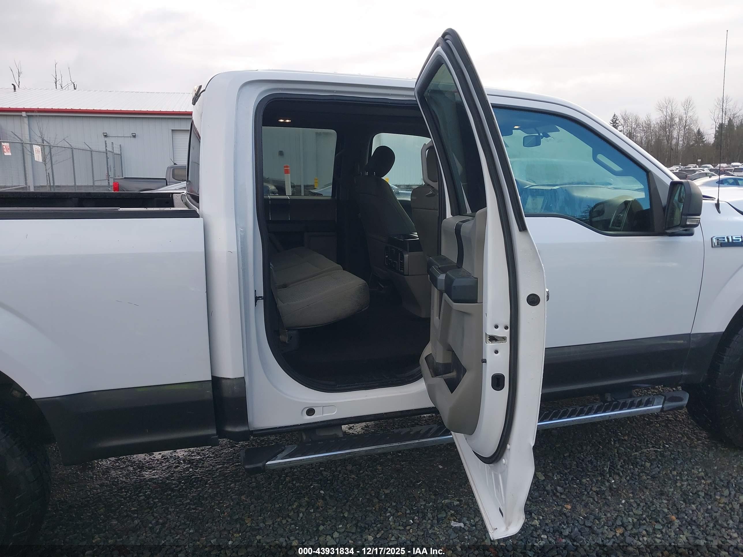 FORD F-150 image 8