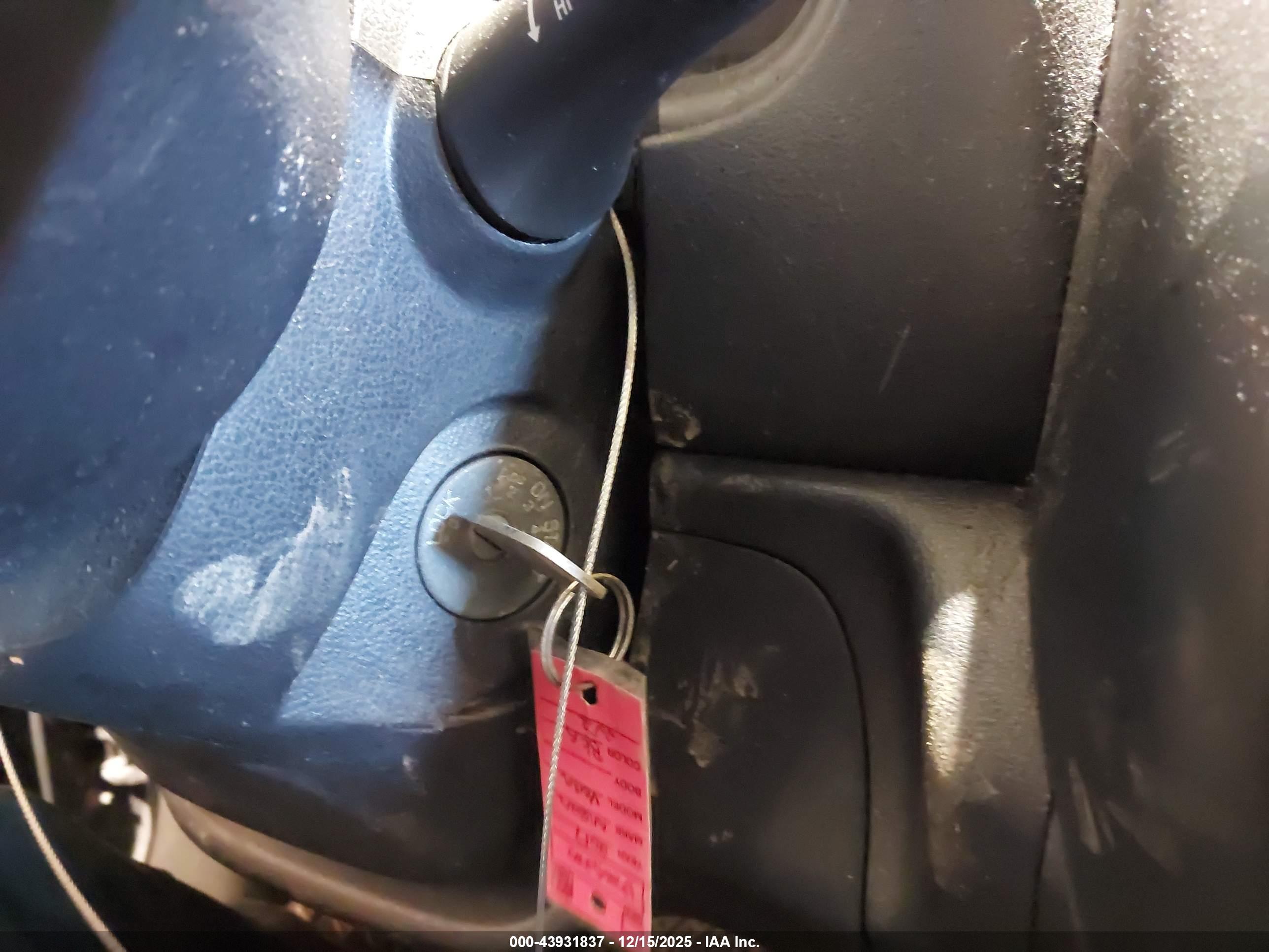 NISSAN VERSA image 11