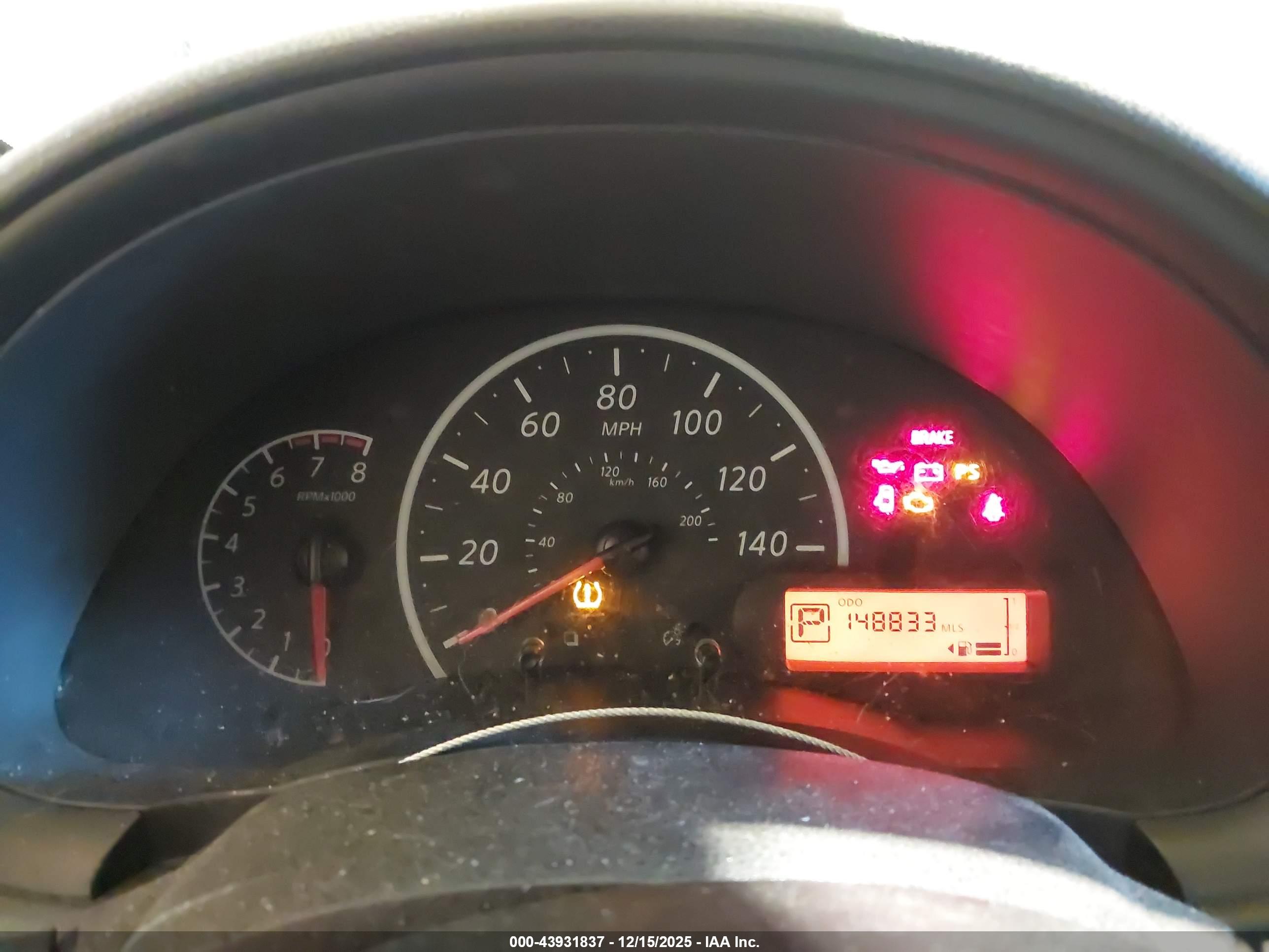 NISSAN VERSA image 7