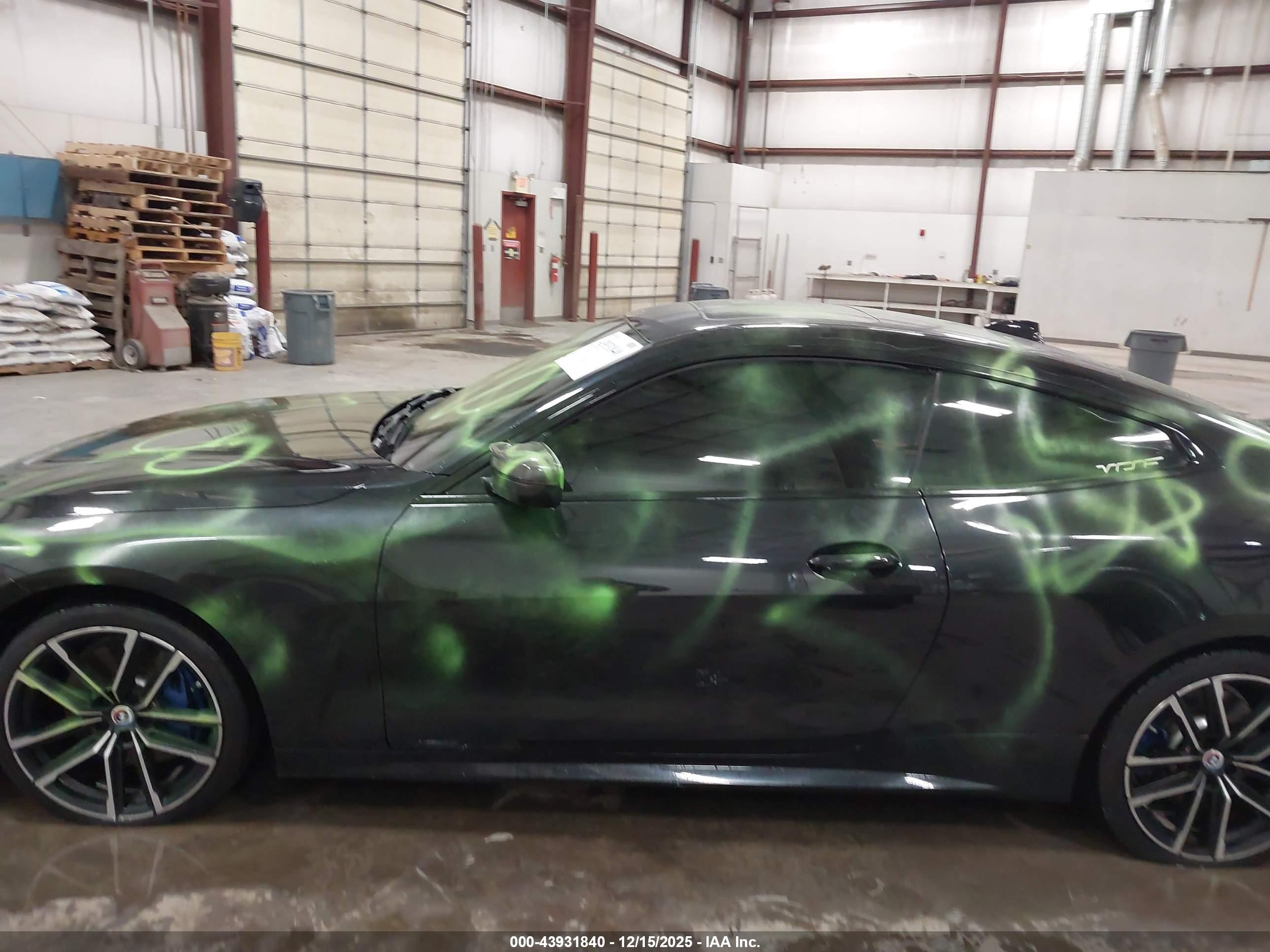 BMW M440I image 6