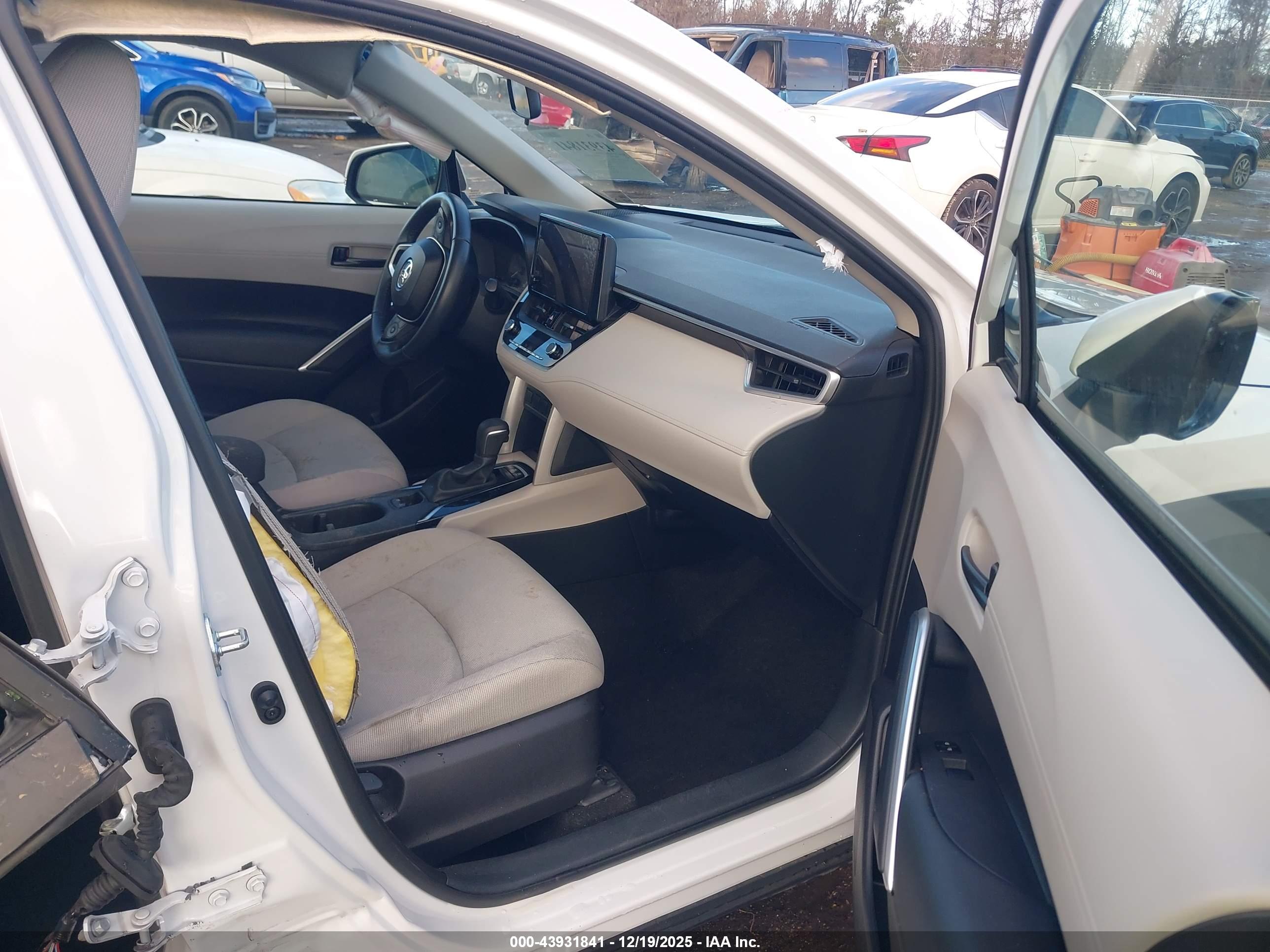 TOYOTA COROLLA image 5