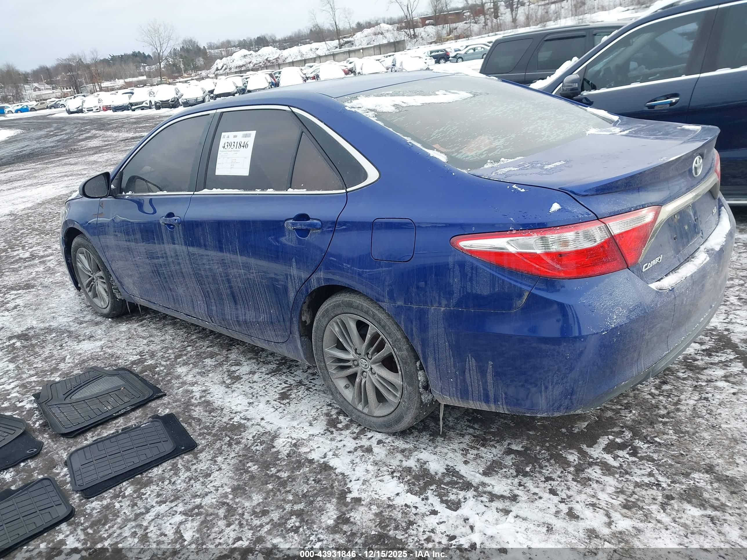 TOYOTA CAMRY image 3