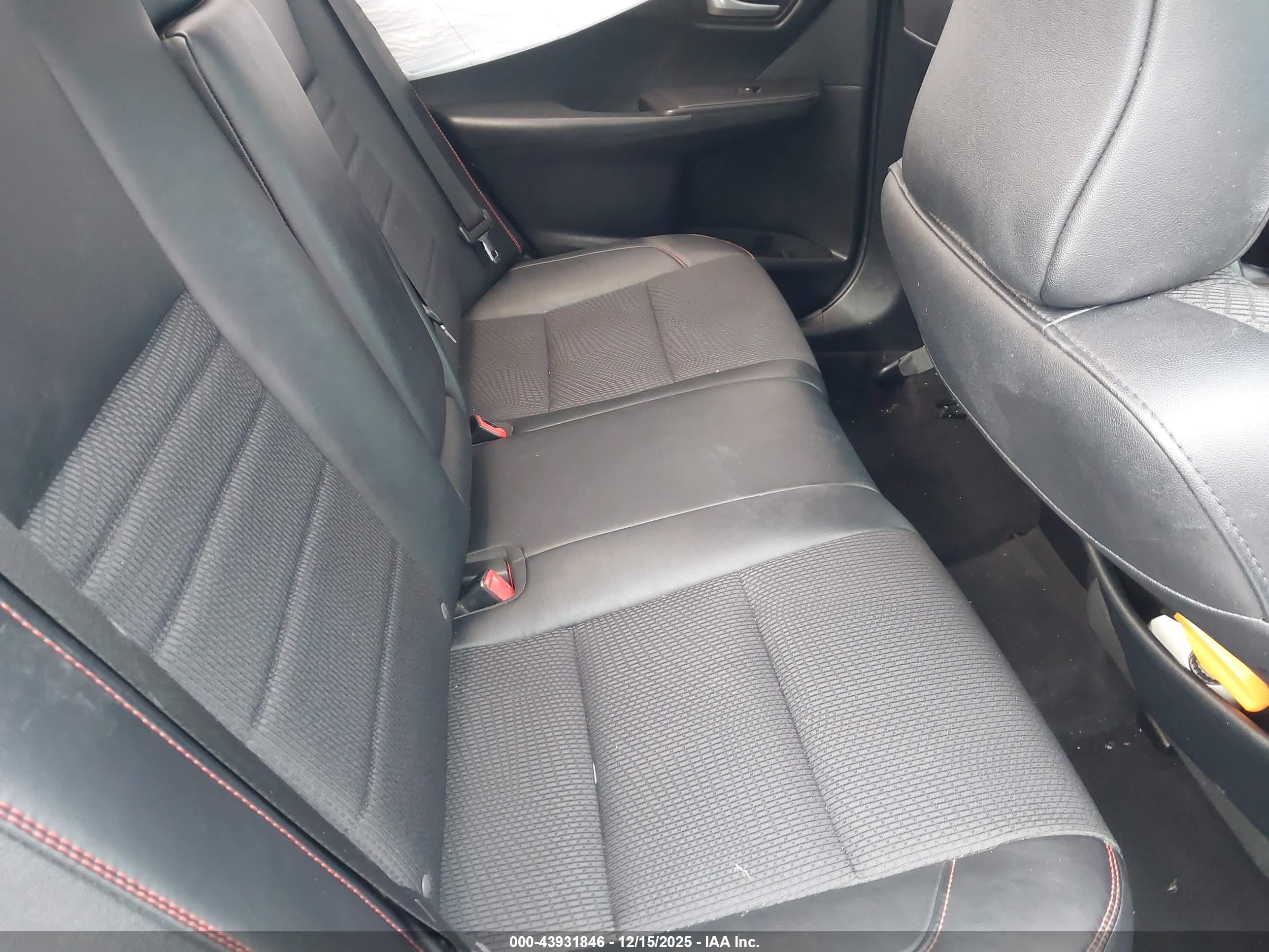 TOYOTA CAMRY image 8