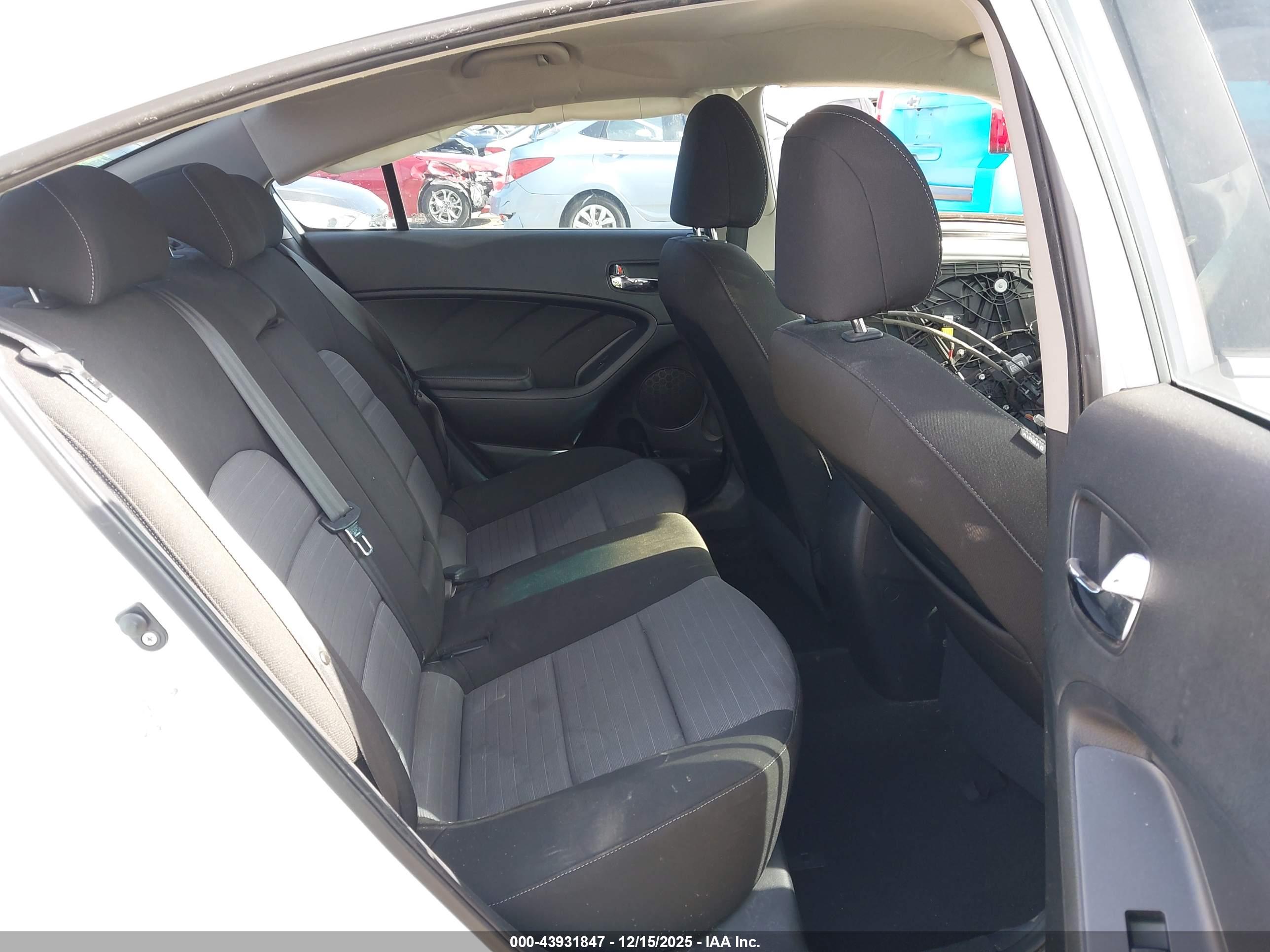 KIA FORTE image 8