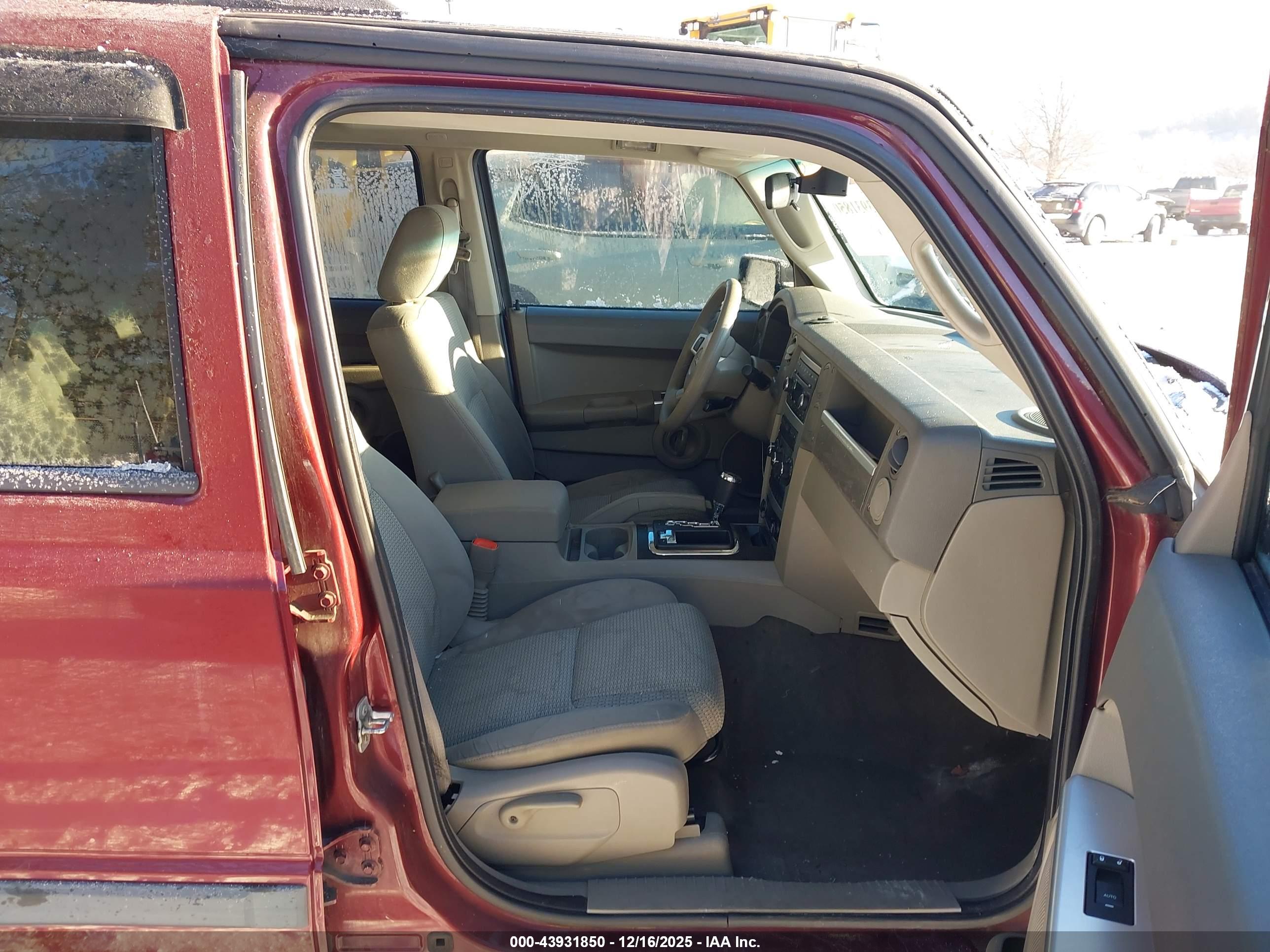 JEEP COMMANDER image 5