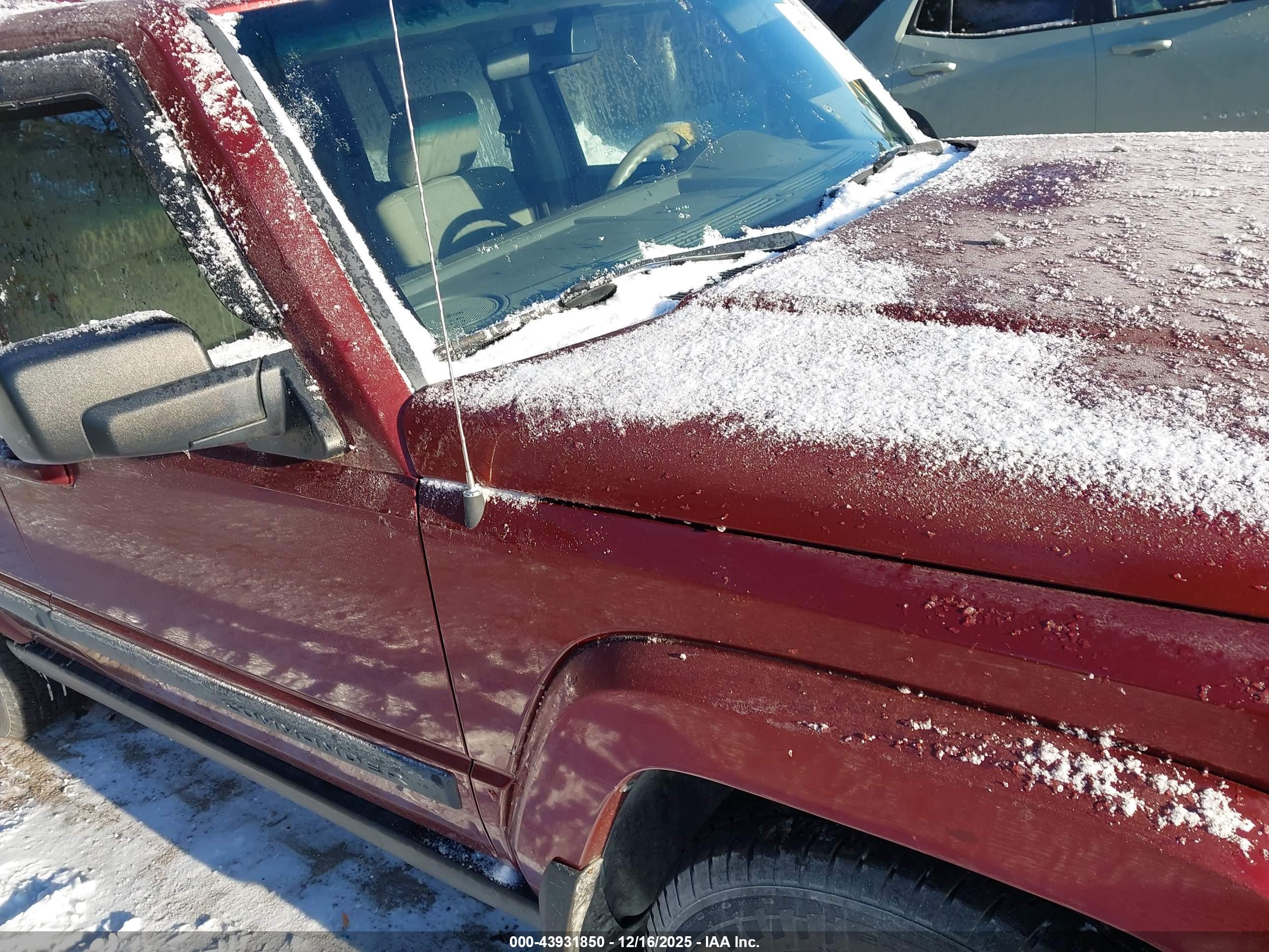JEEP COMMANDER image 6