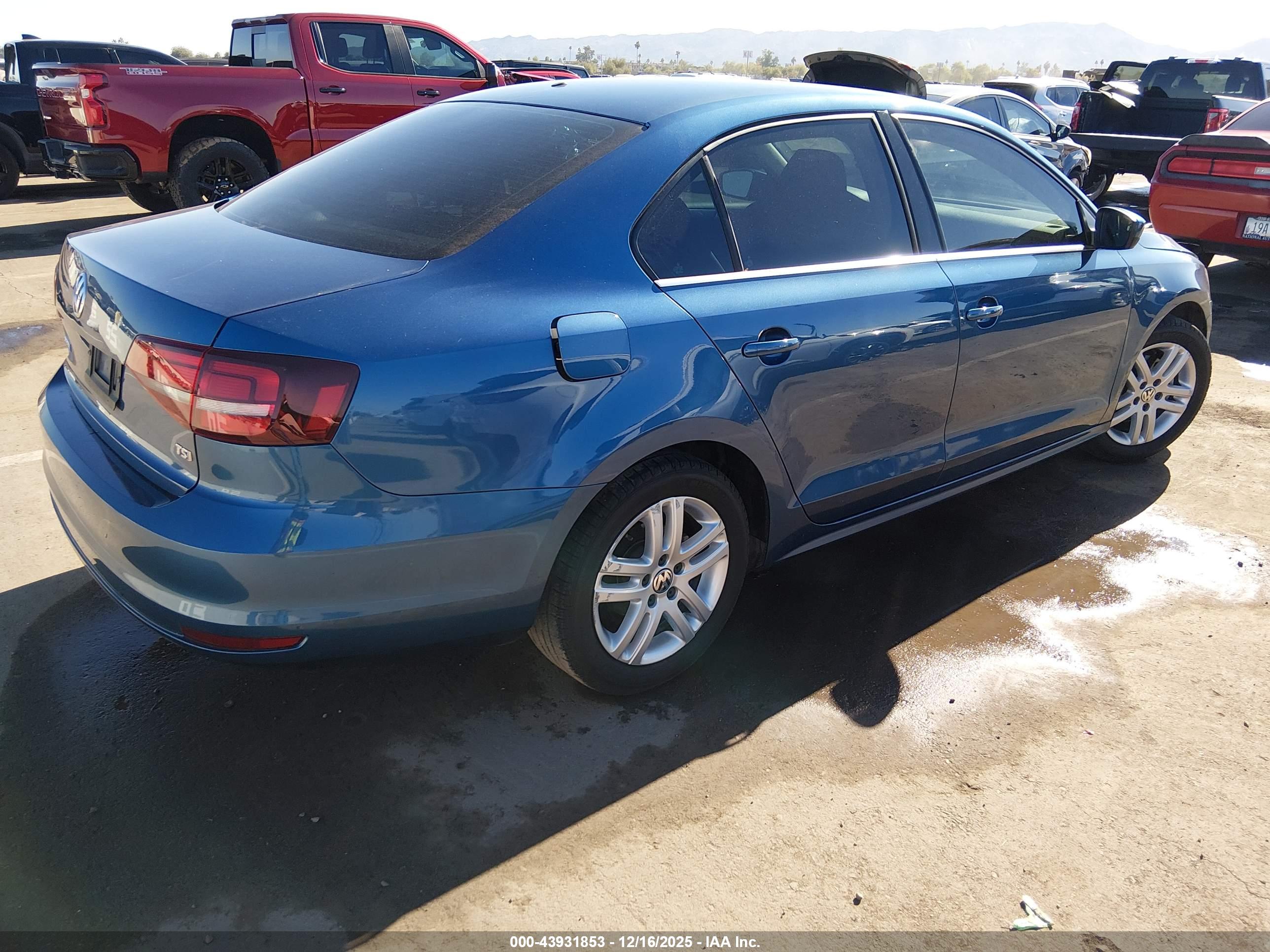 VOLKSWAGEN JETTA image 4