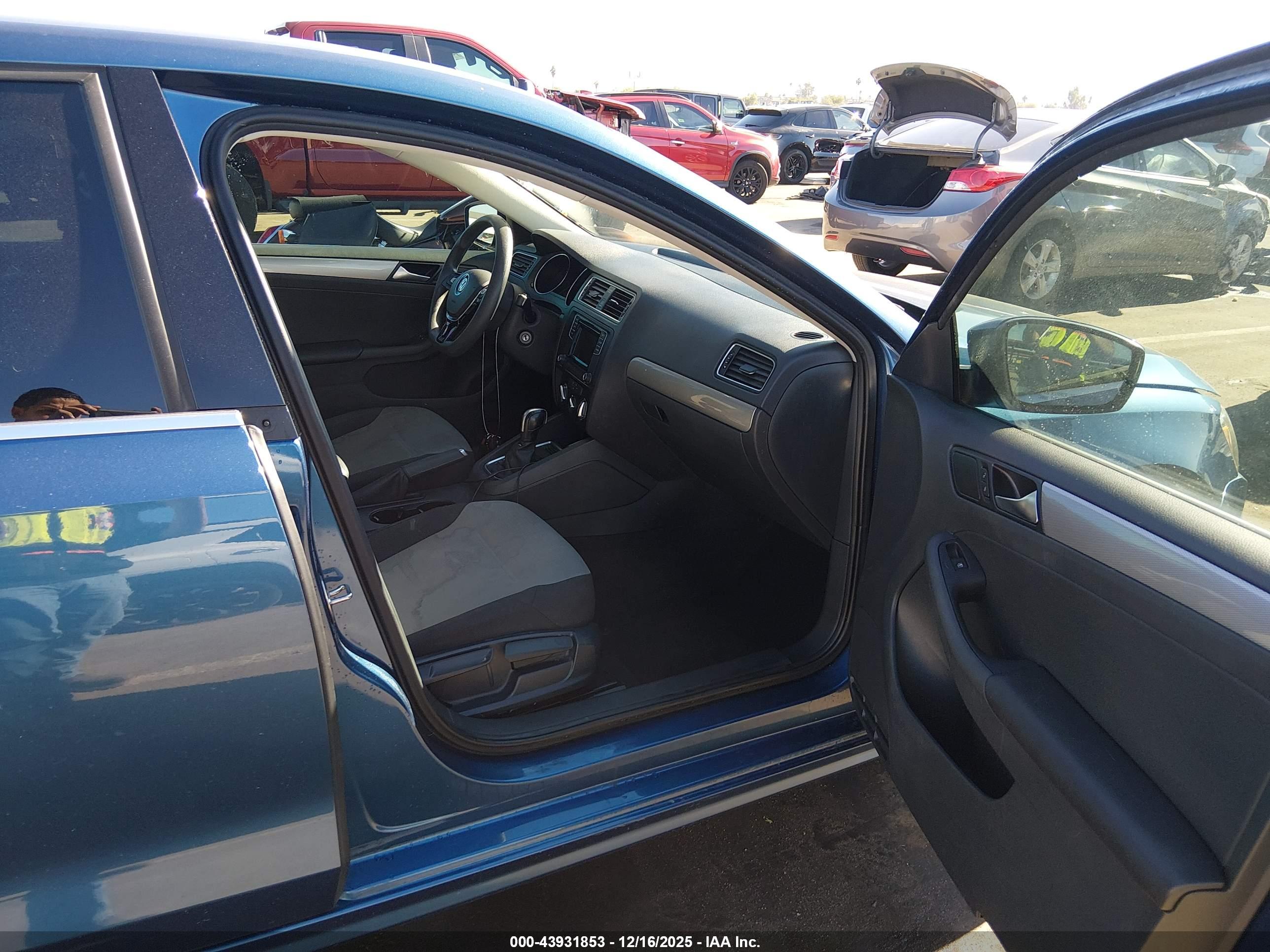 VOLKSWAGEN JETTA image 5