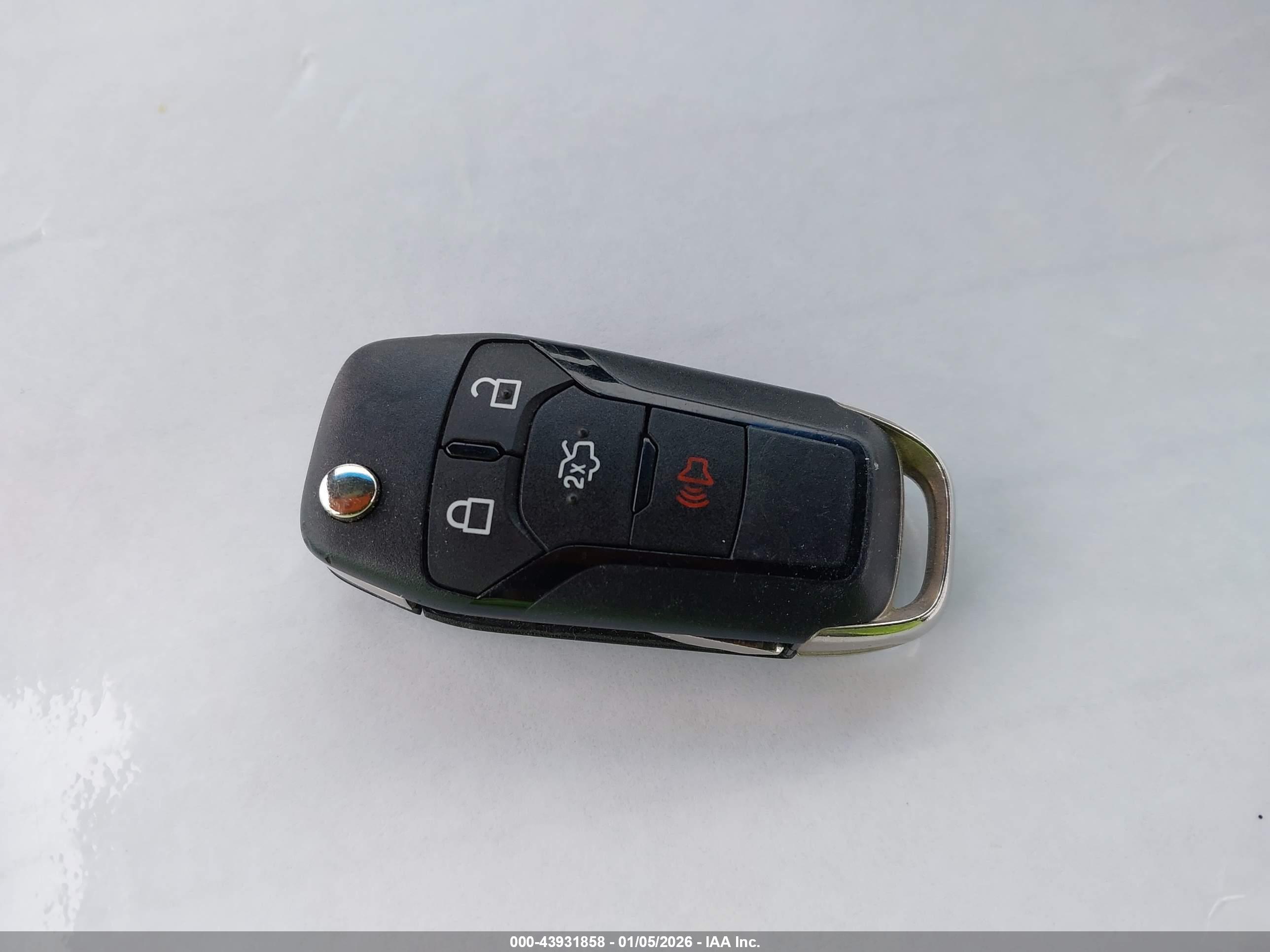 FORD FUSION image 11