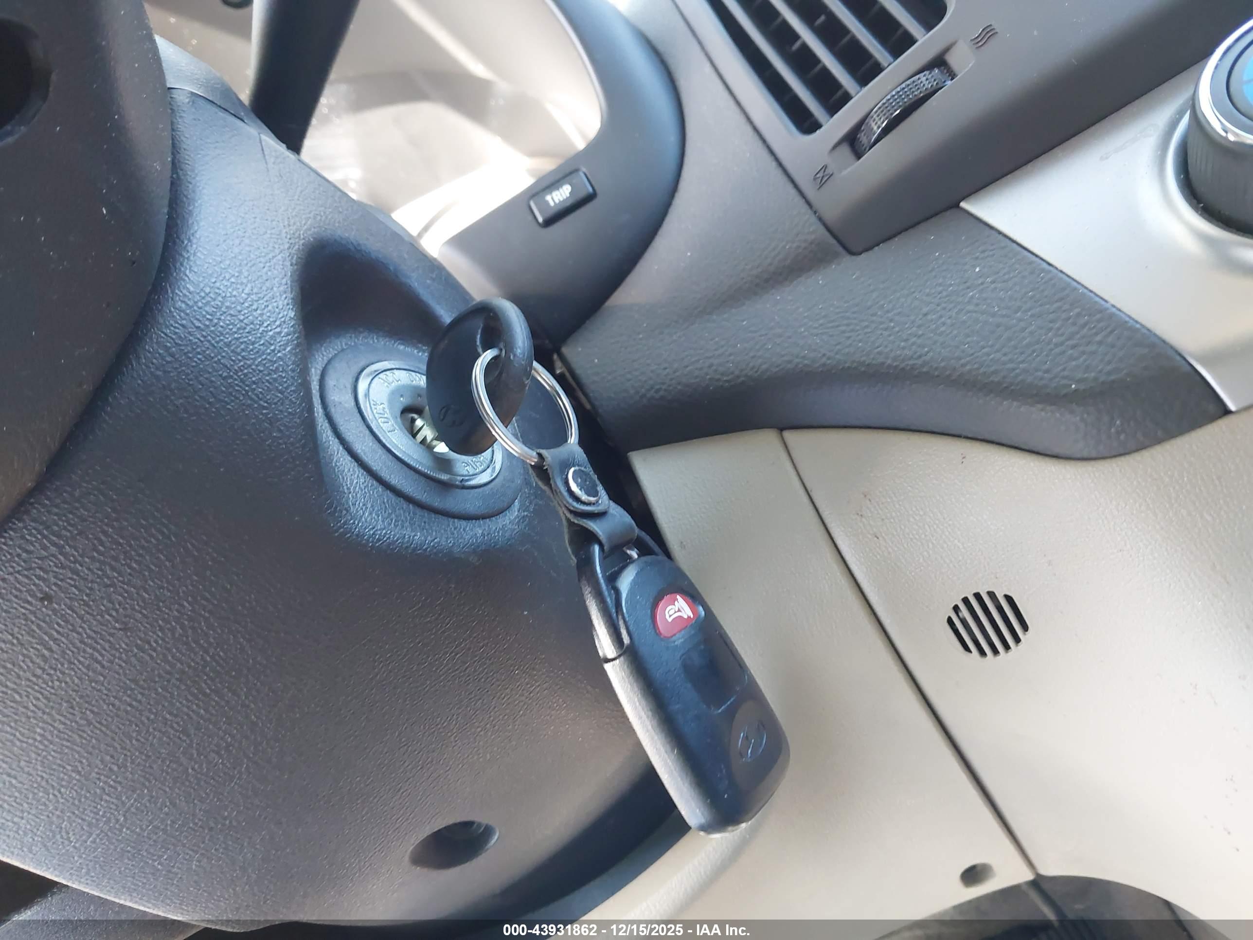 HYUNDAI ELANTRA image 11