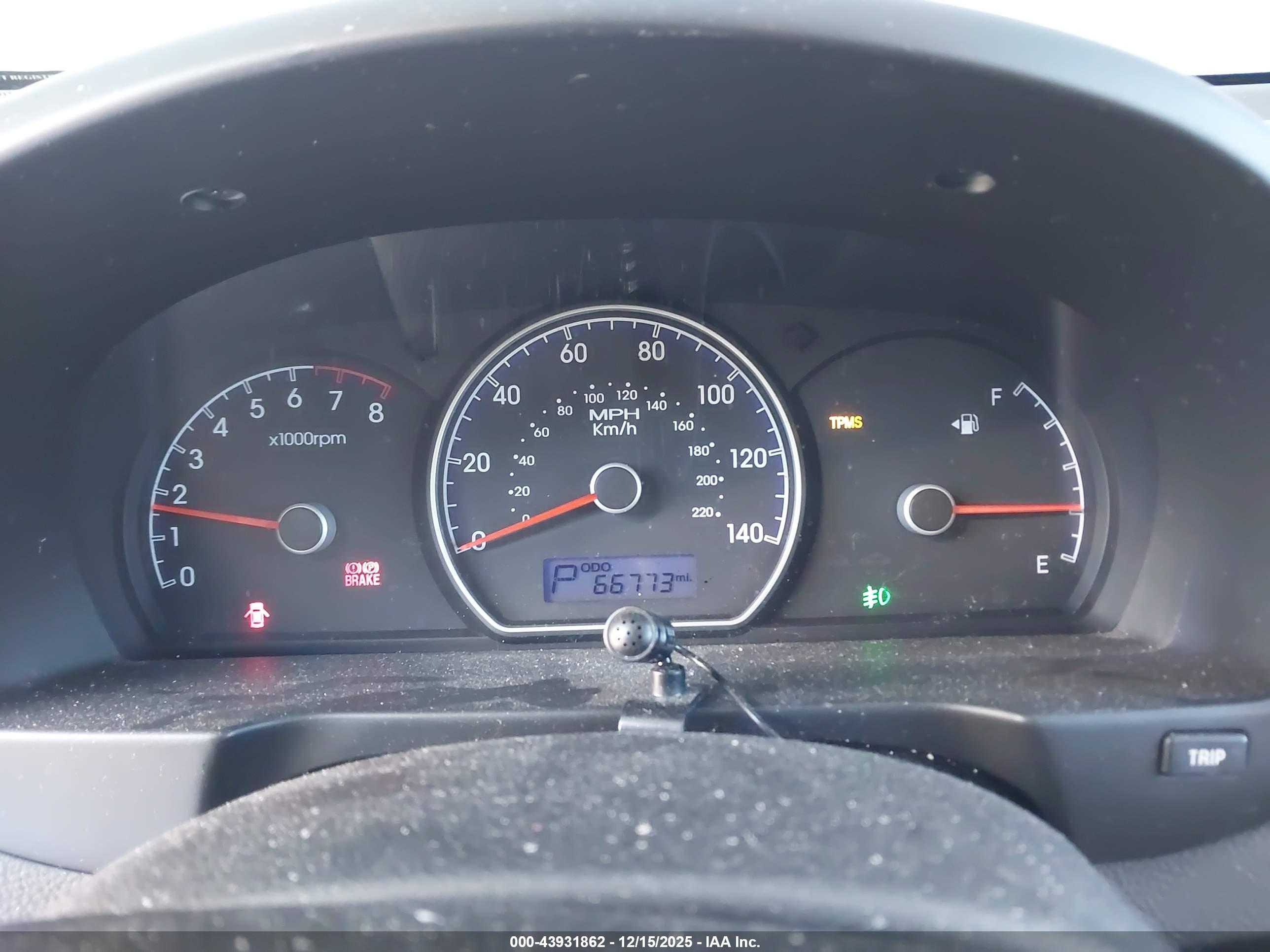 HYUNDAI ELANTRA image 7