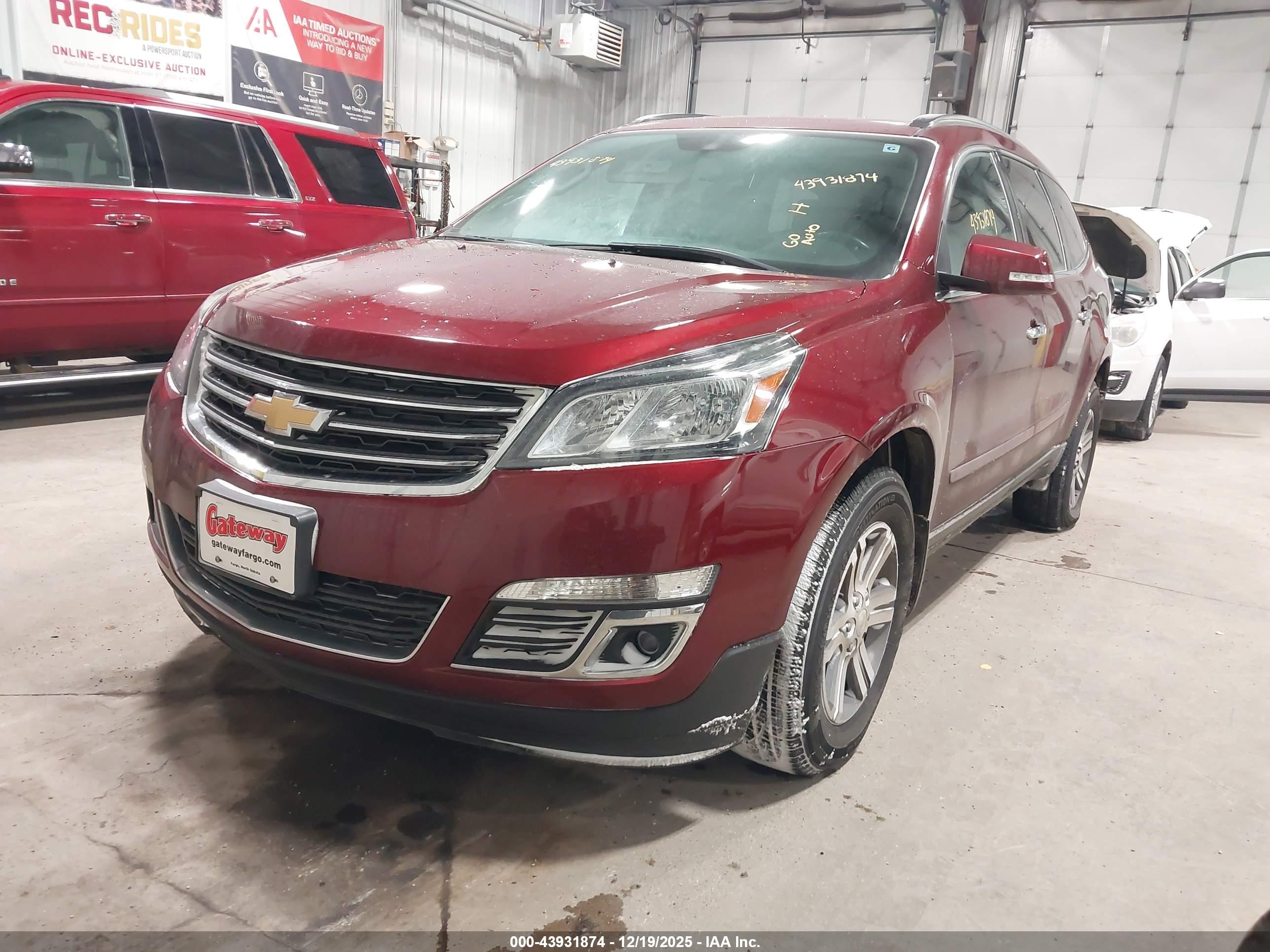 CHEVROLET TRAVERSE image 2