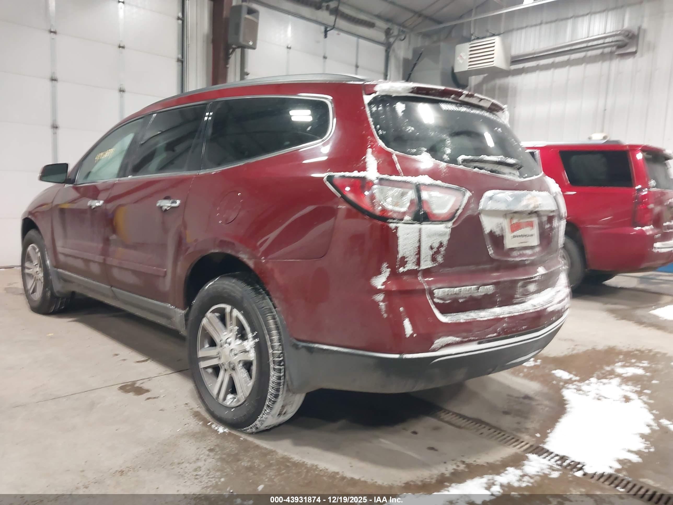 CHEVROLET TRAVERSE image 3