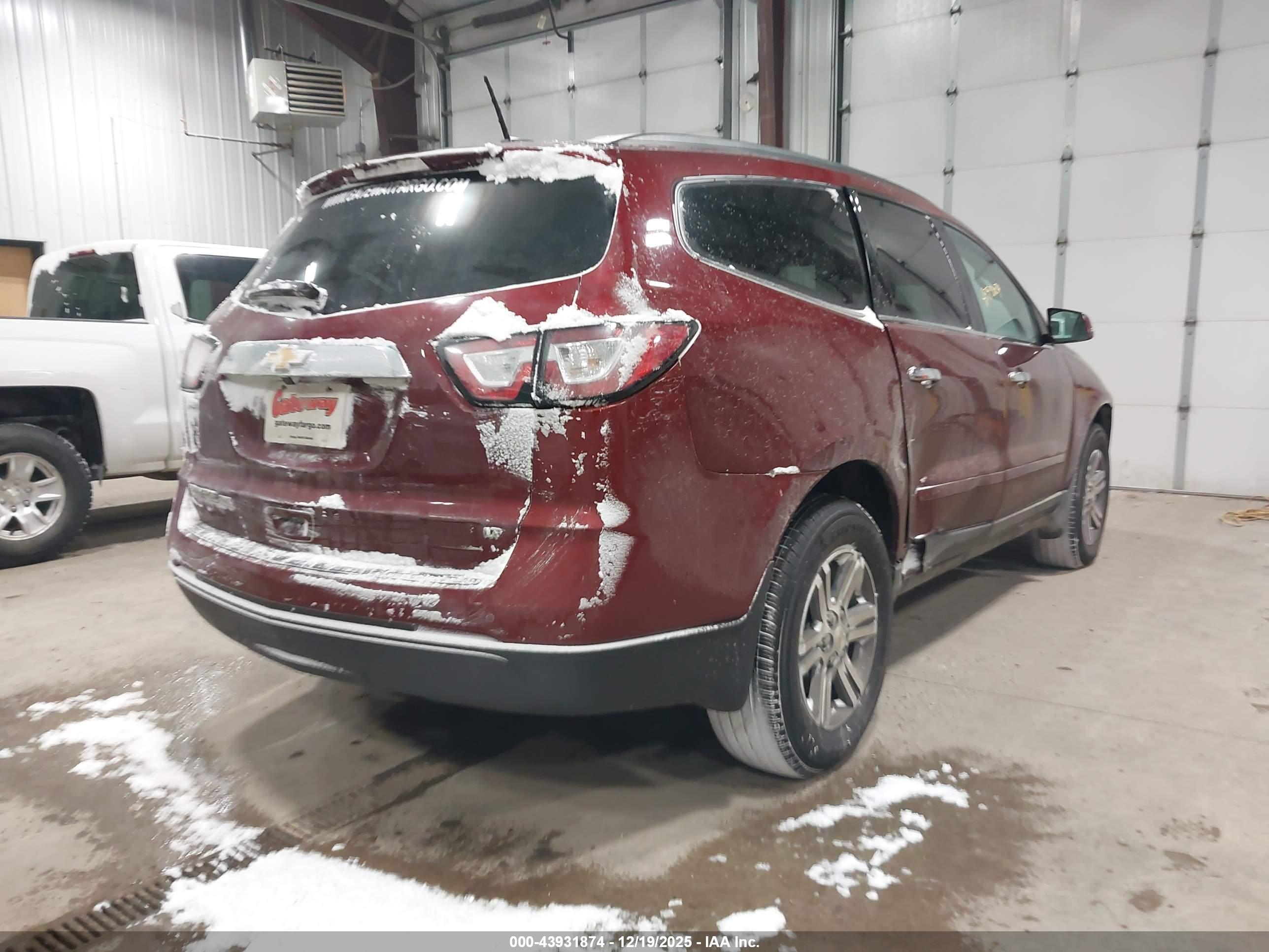 CHEVROLET TRAVERSE image 4