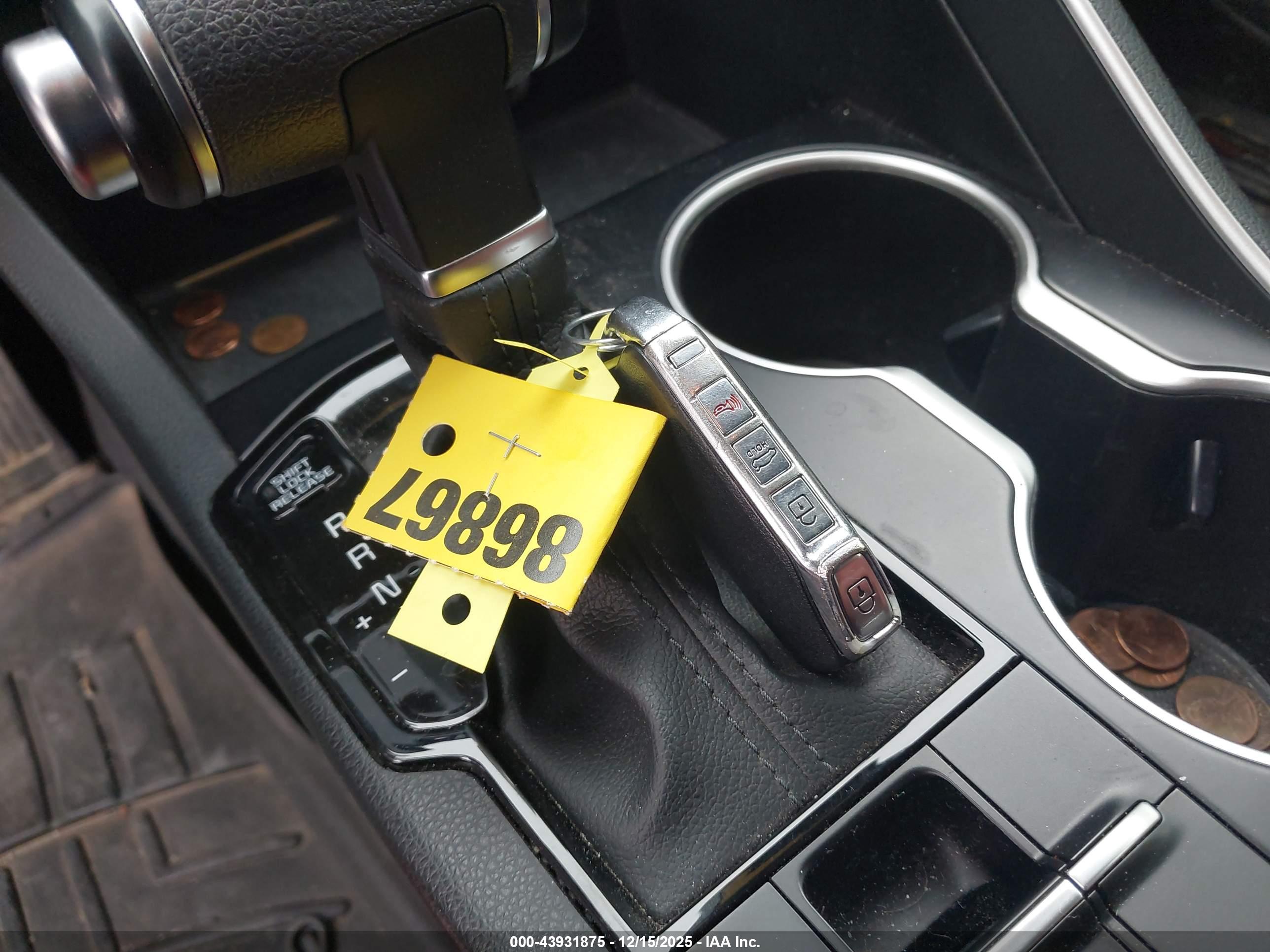 KIA K5 image 11